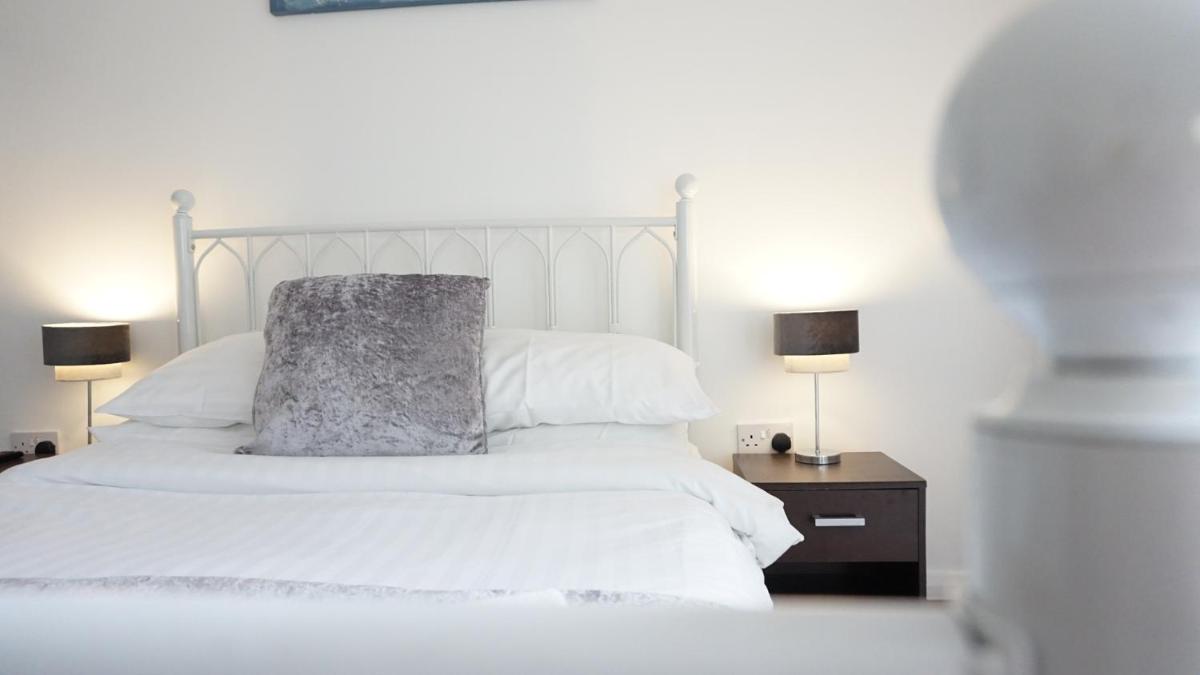 Apartment - Ground Floor - Photo 1