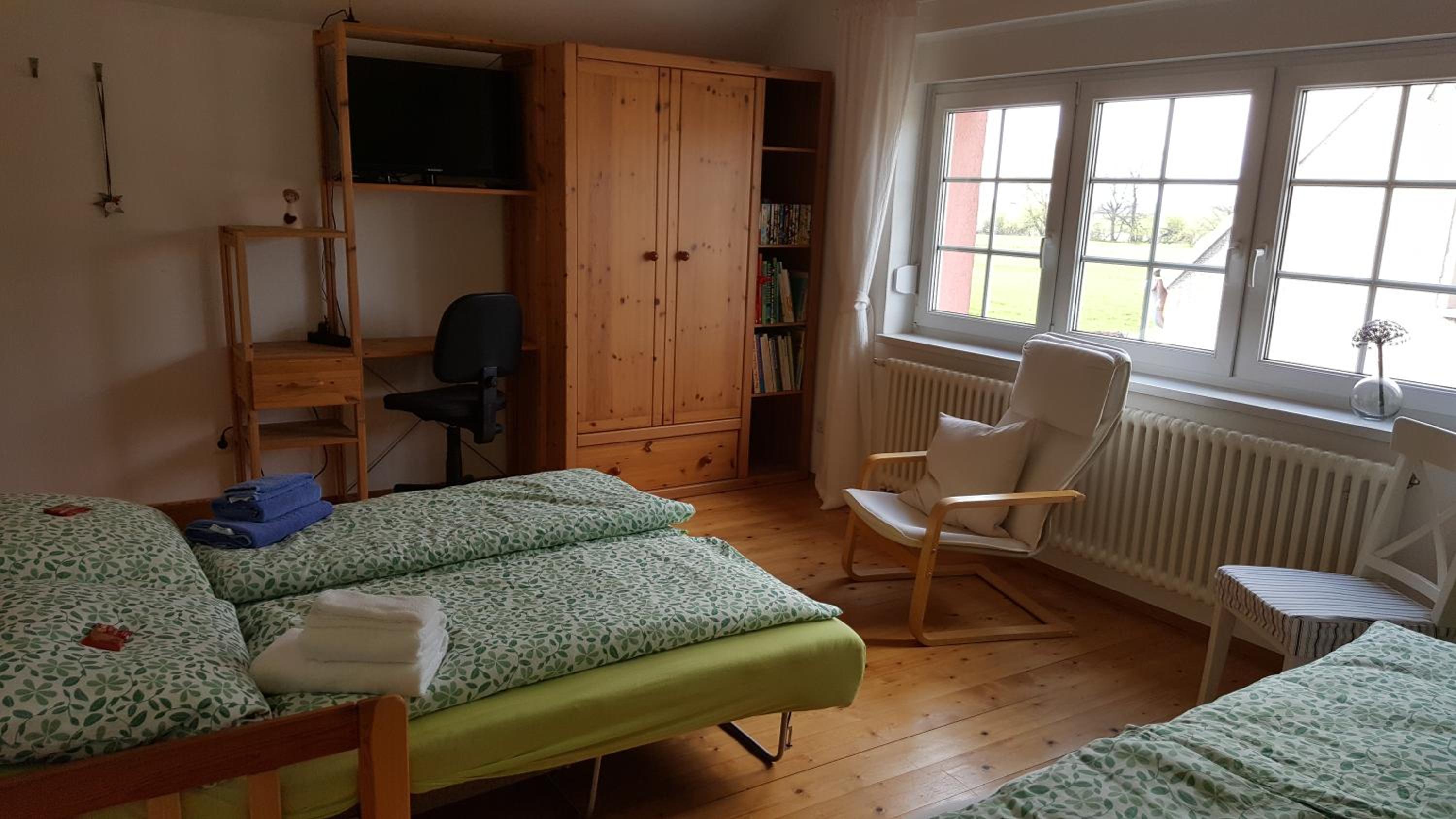 One-Bedroom Apartment photo 1
