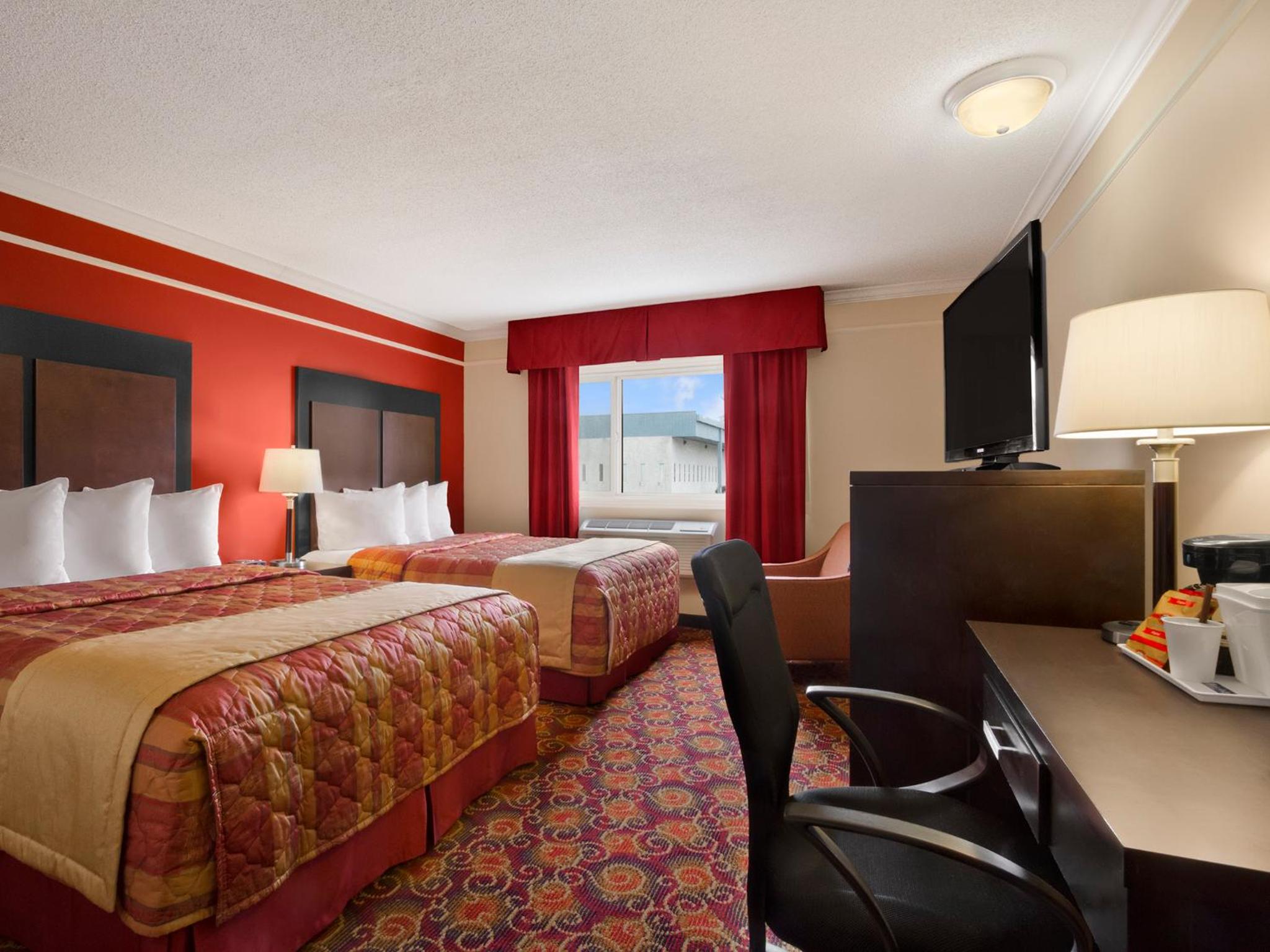 Queen Room with Two Queen Beds - Non-Smoking photo 1