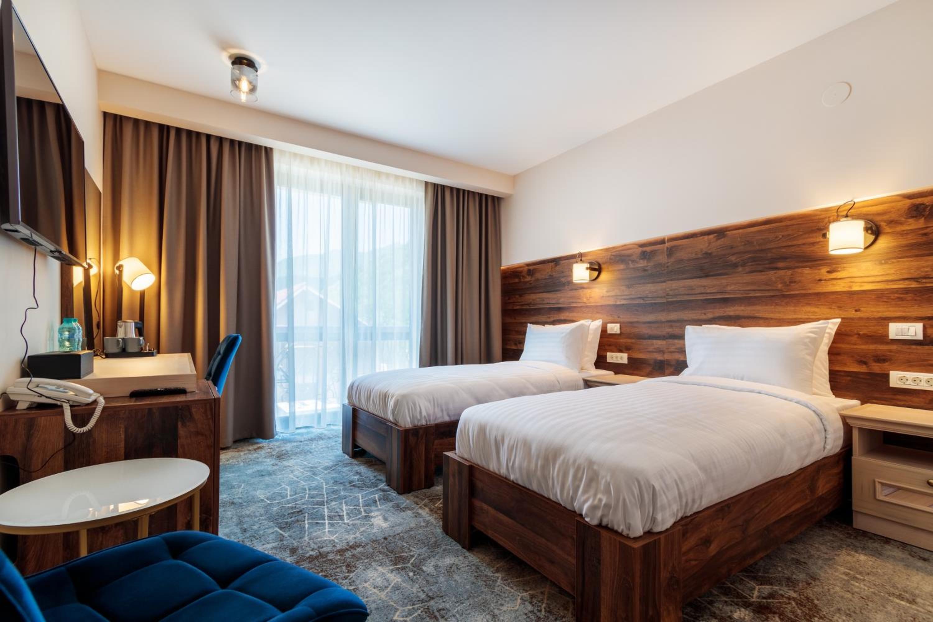 Standard Twin Room - Photo 5