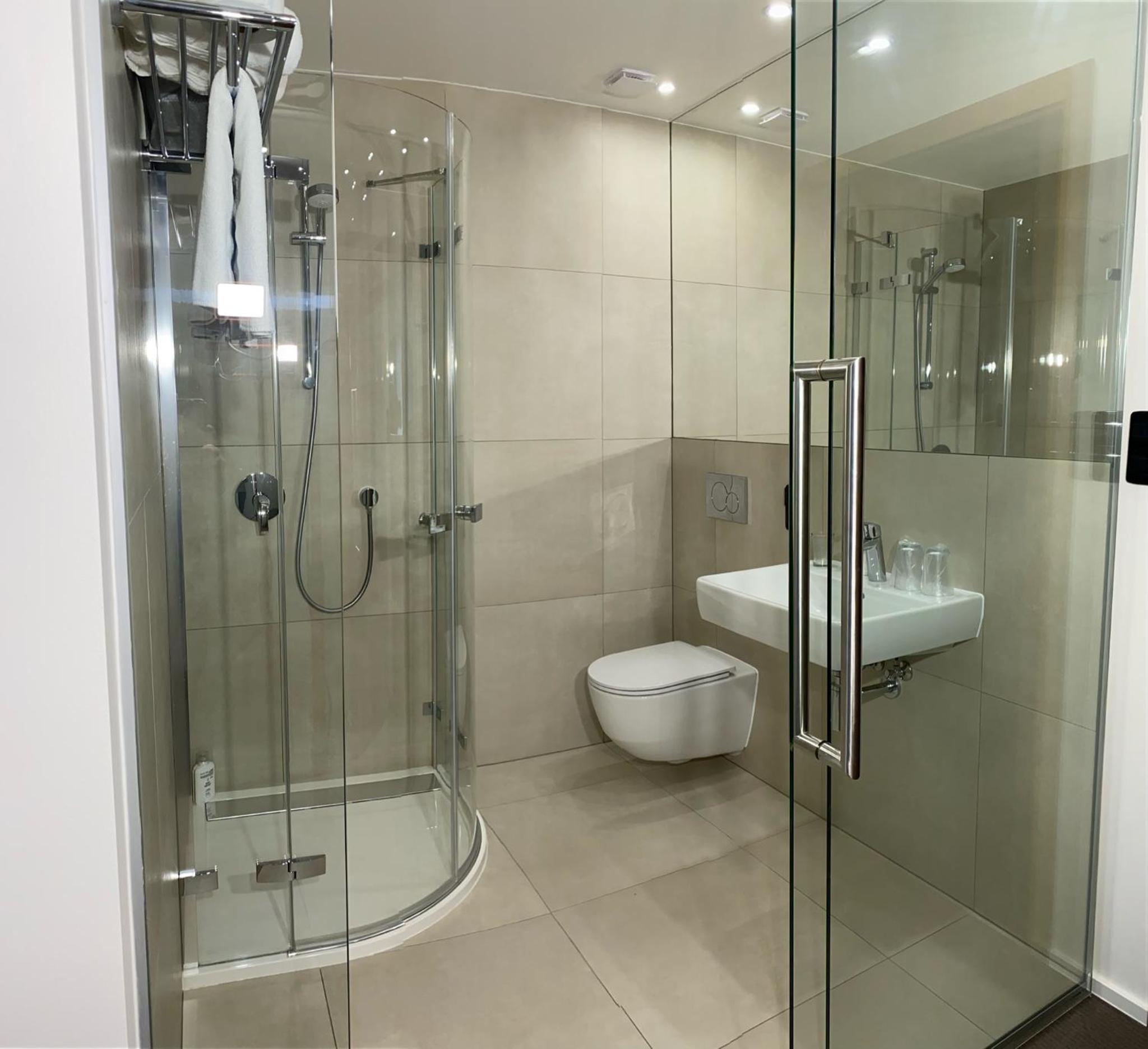 Business Double or Twin Room with Street View - Photo 42