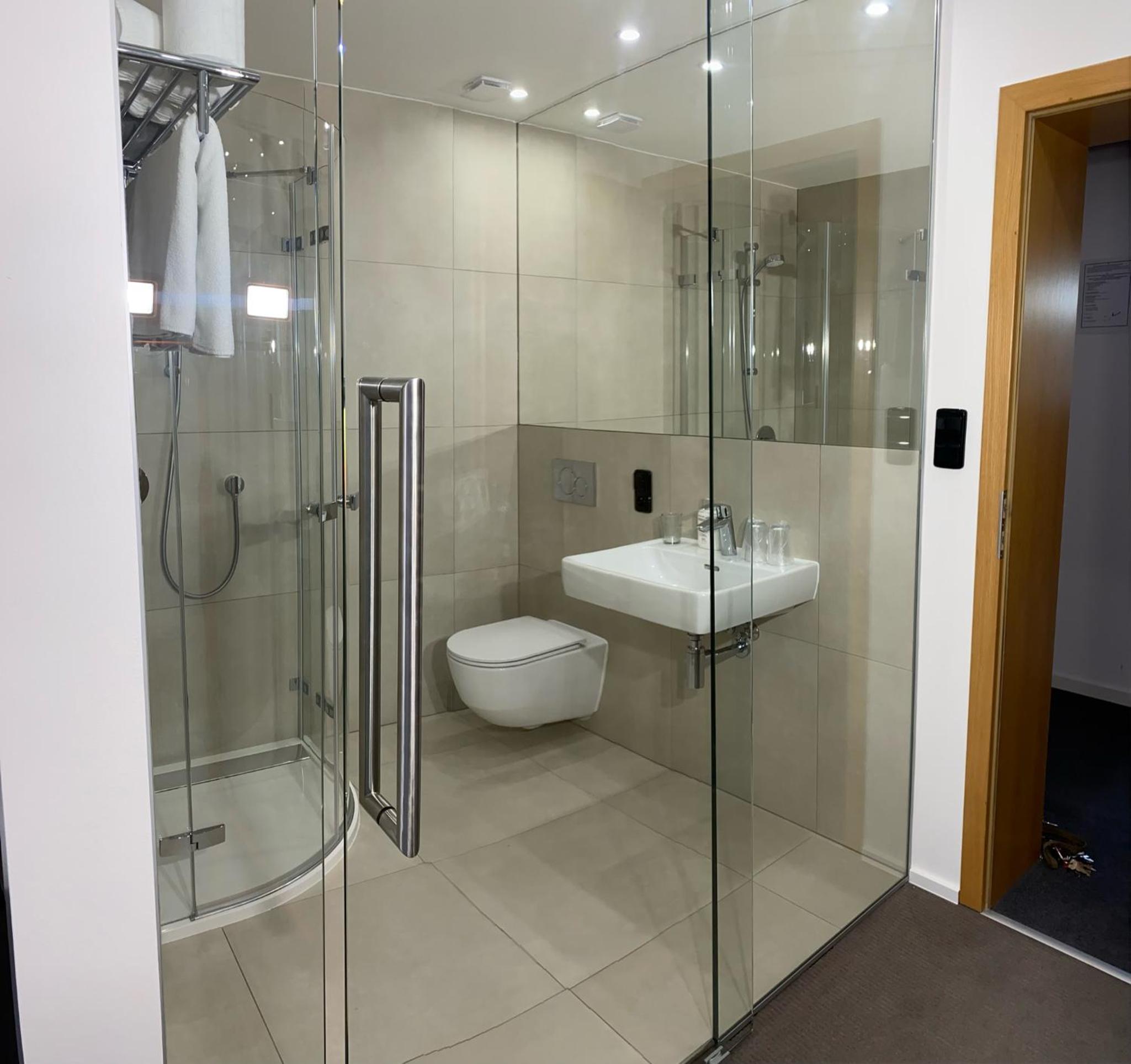 Business Double or Twin Room with Street View - Photo 41