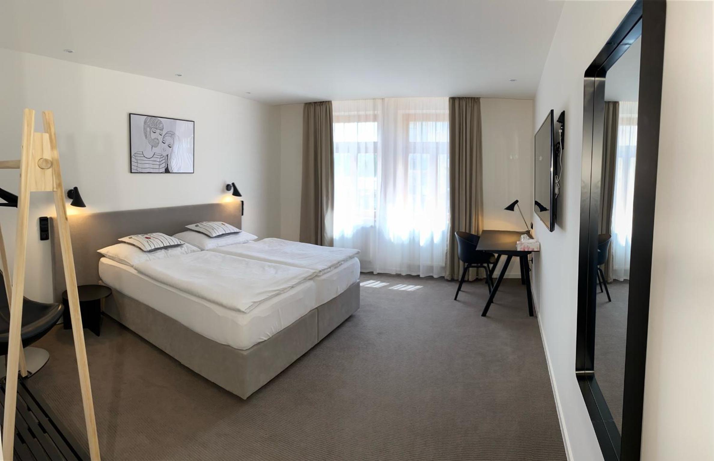 Comfort Business Double or Twin Room with Street View - Photo 25