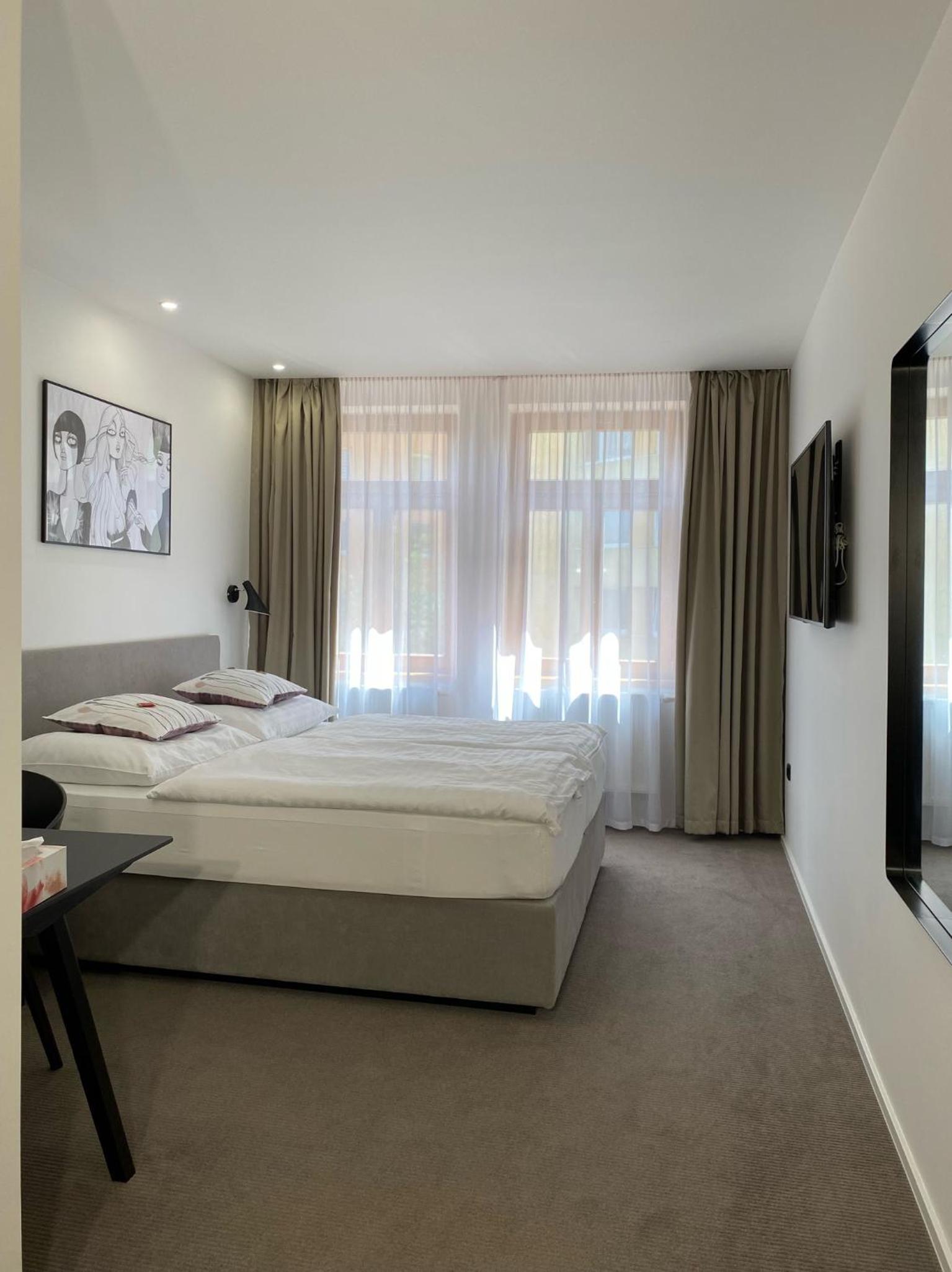 Business Double or Twin Room with Street View - Photo 38