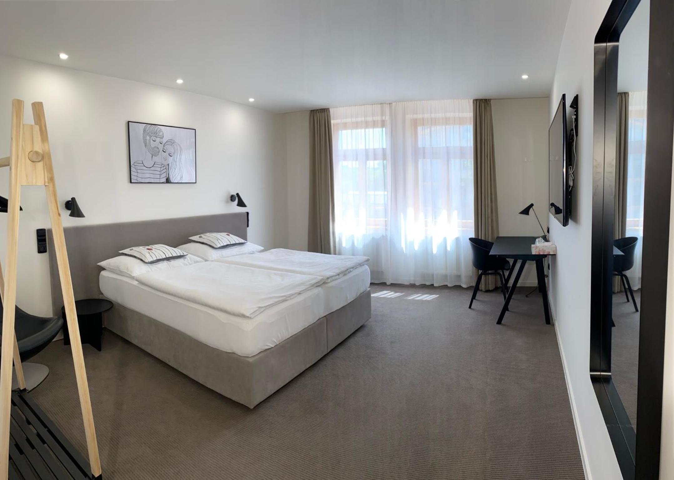 Business Double or Twin Room with Street View - Photo 32