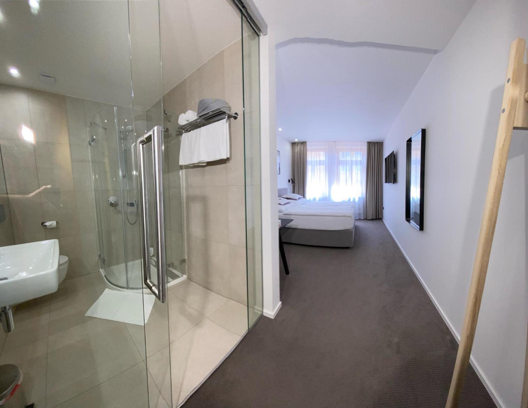 Business Double or Twin Room with Street View - Photo 26