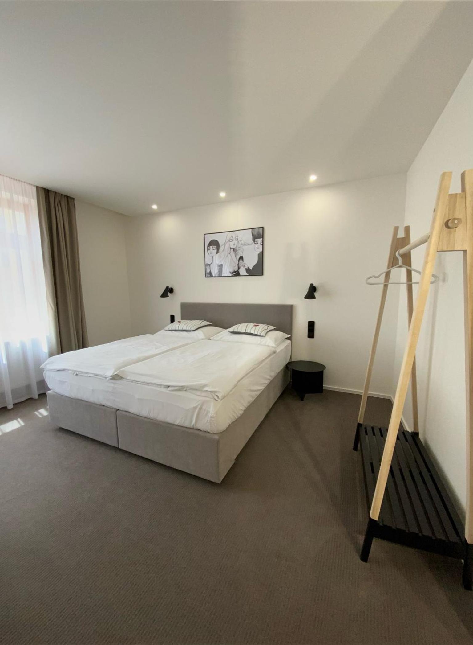 Business Double or Twin Room with Street View - Photo 24