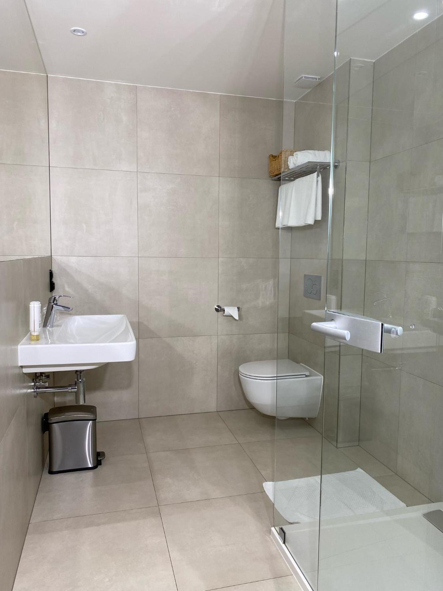 Comfort Business Double Room with Courtyard View - Photo 3