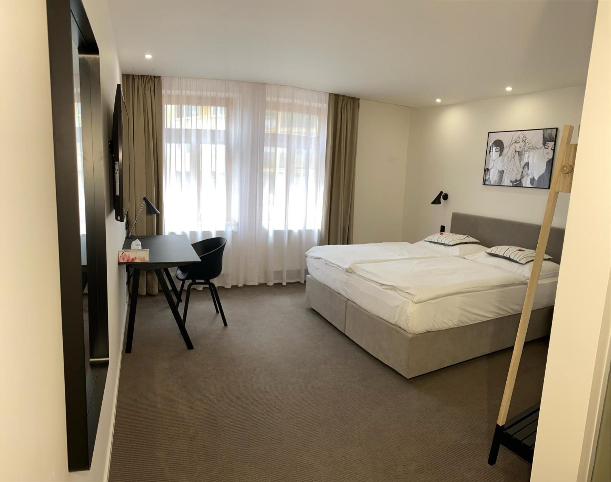 Business Double or Twin Room with Street View - Photo 22