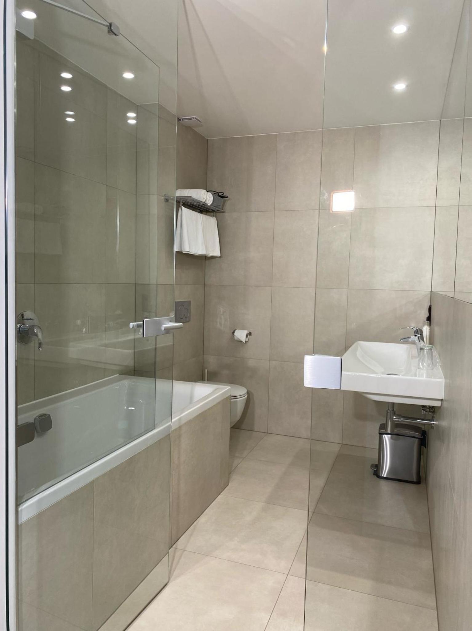 Comfort Business Double Room with Courtyard View - Photo 5