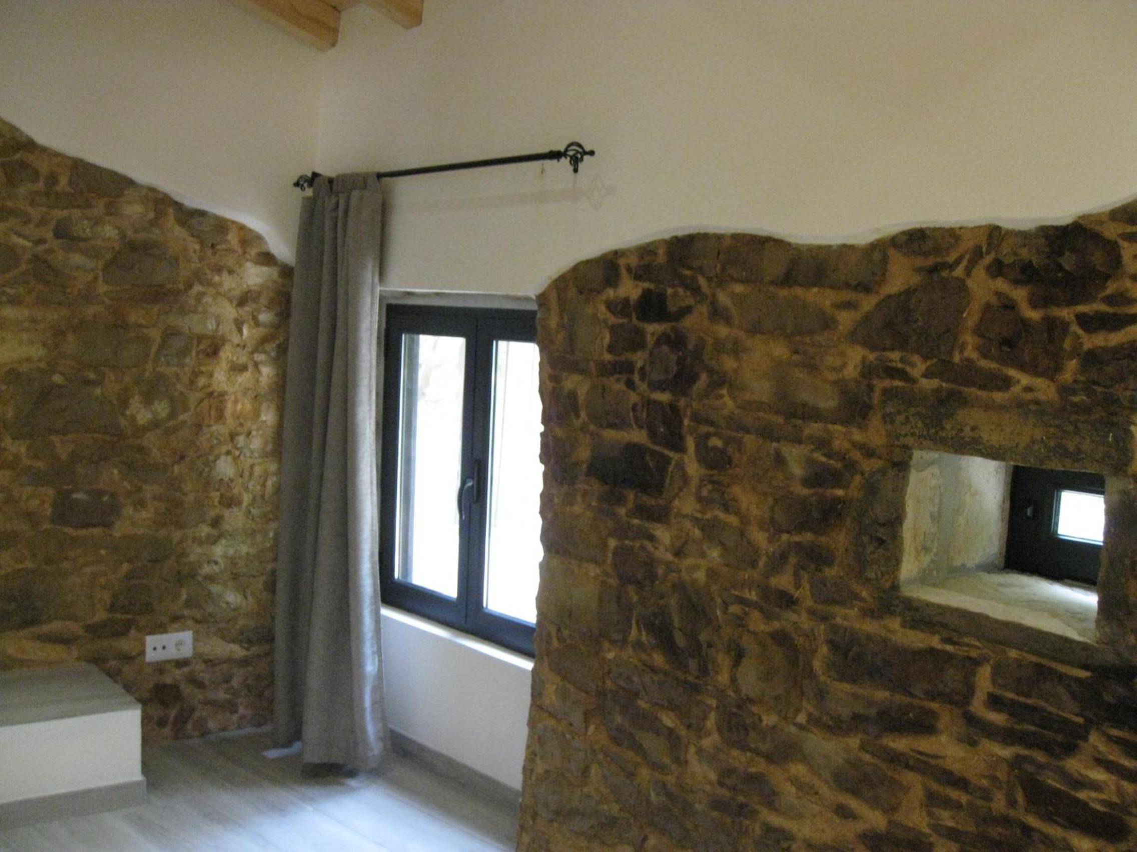 One-Bedroom House - Photo 4
