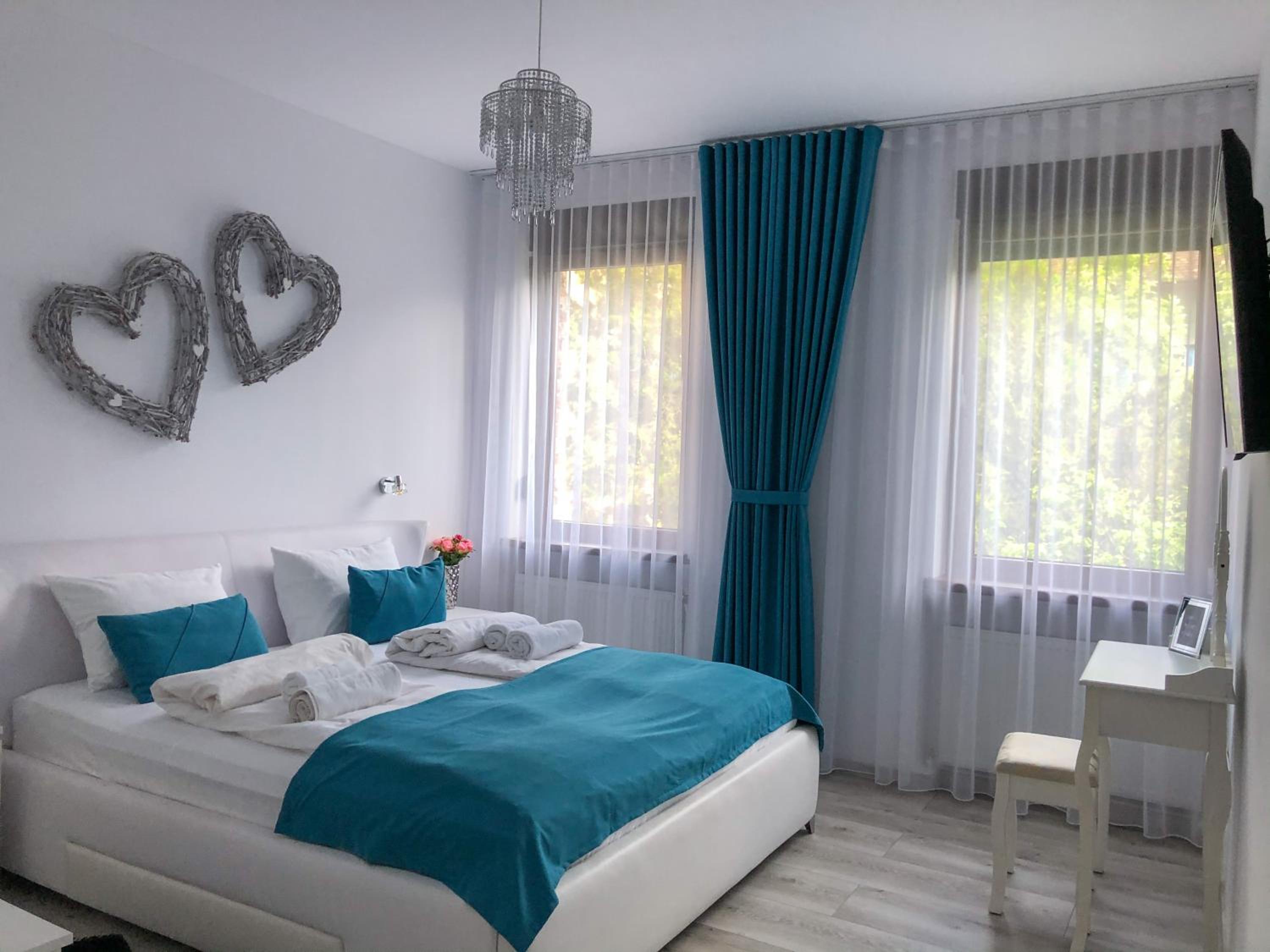 One-Bedroom Apartment - Photo 10