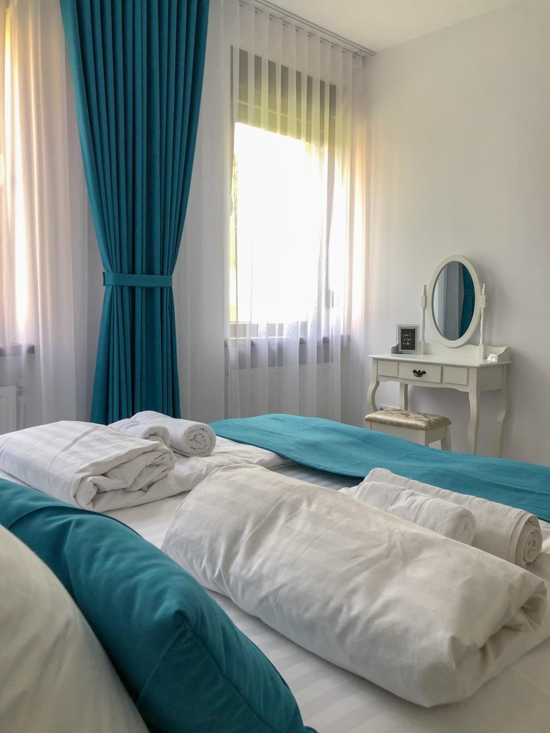 One-Bedroom Apartment - Photo 3