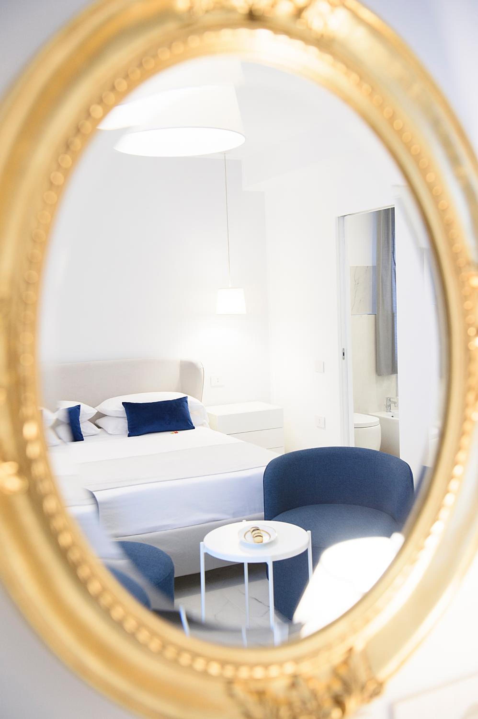 Deluxe Double Room with Balcony and Sea View - Photo 9