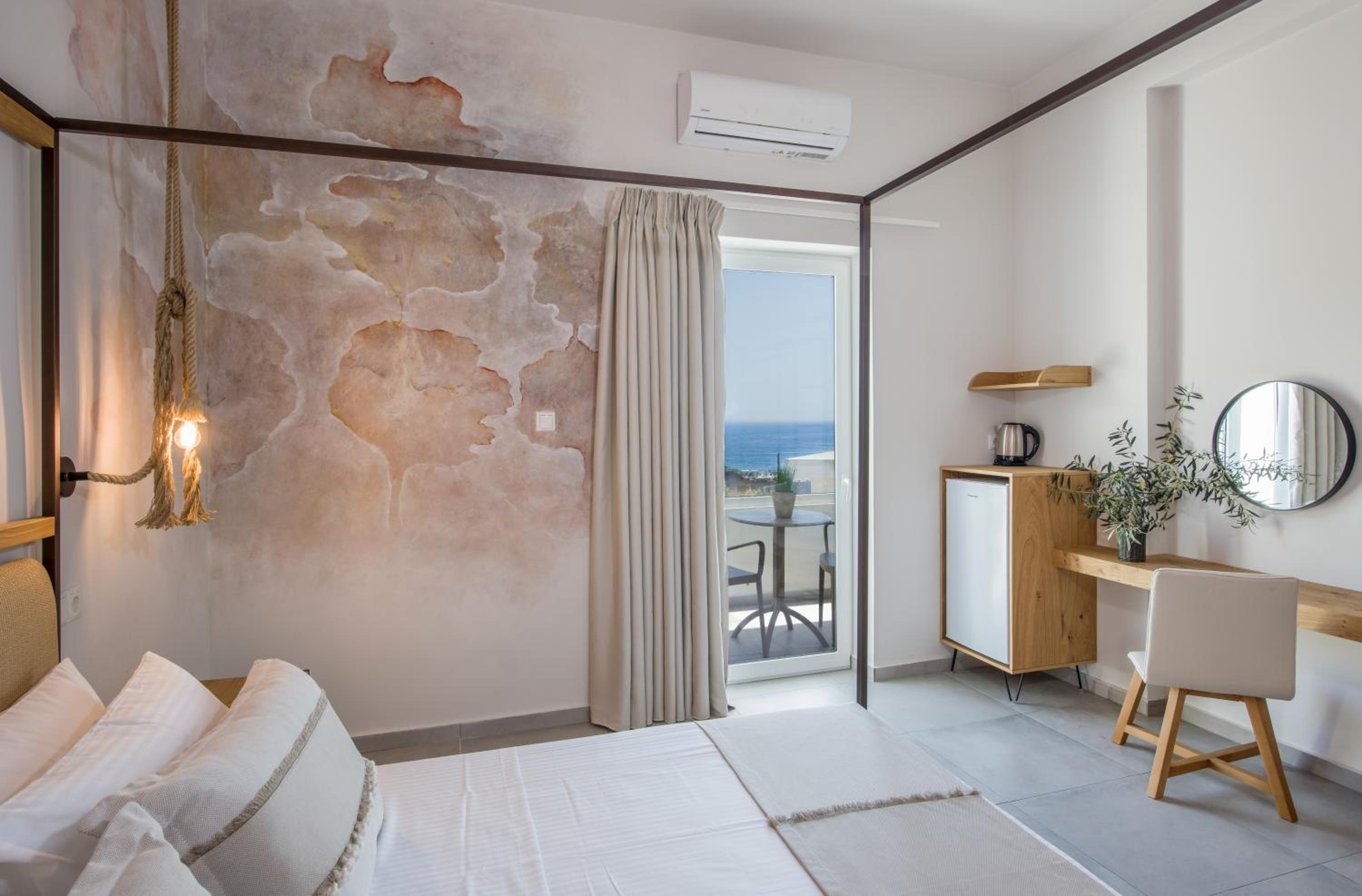 Deluxe Double Room with Sea View - Photo 6