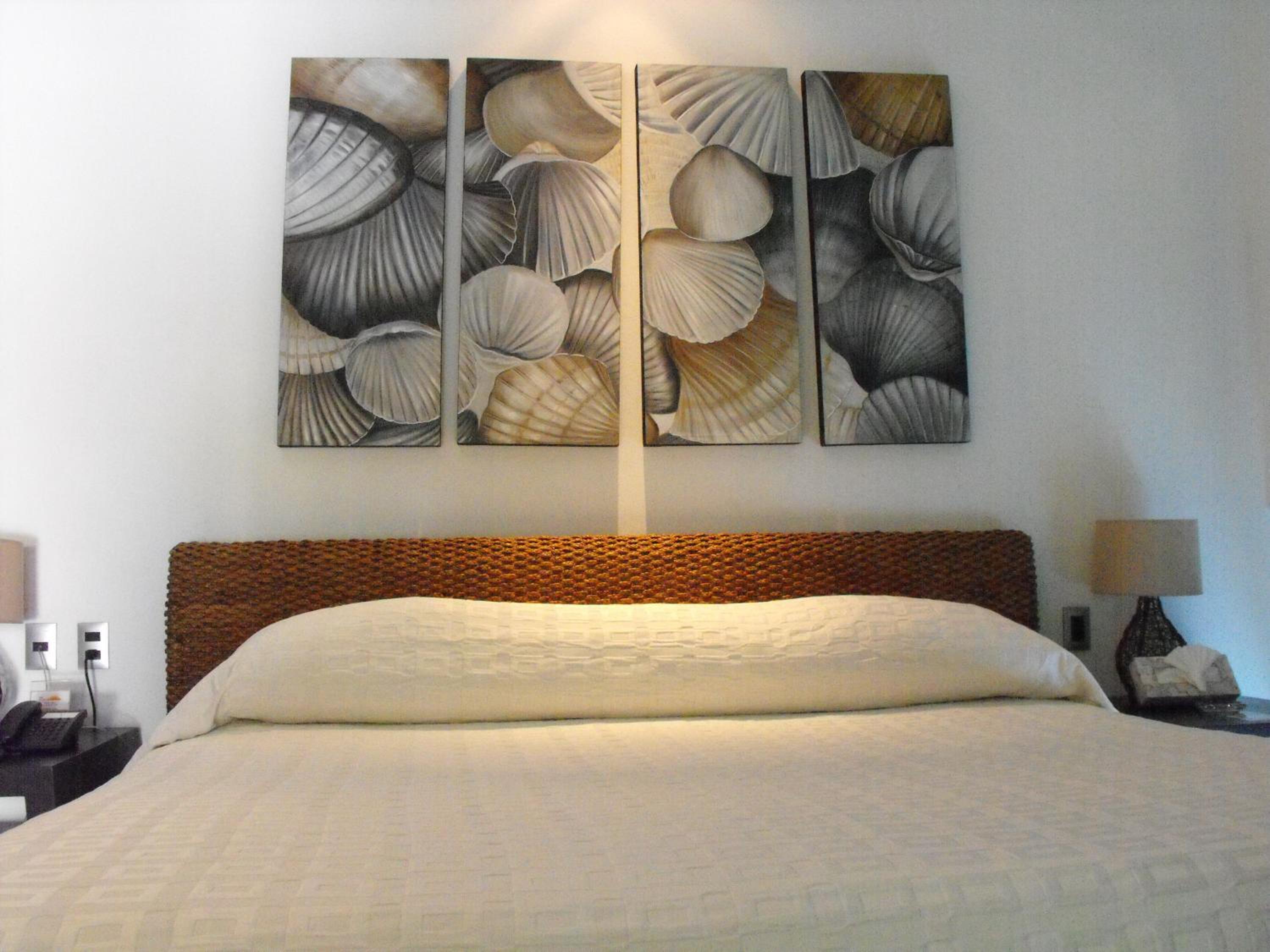 Deluxe Double Room with Balcony - Photo 8