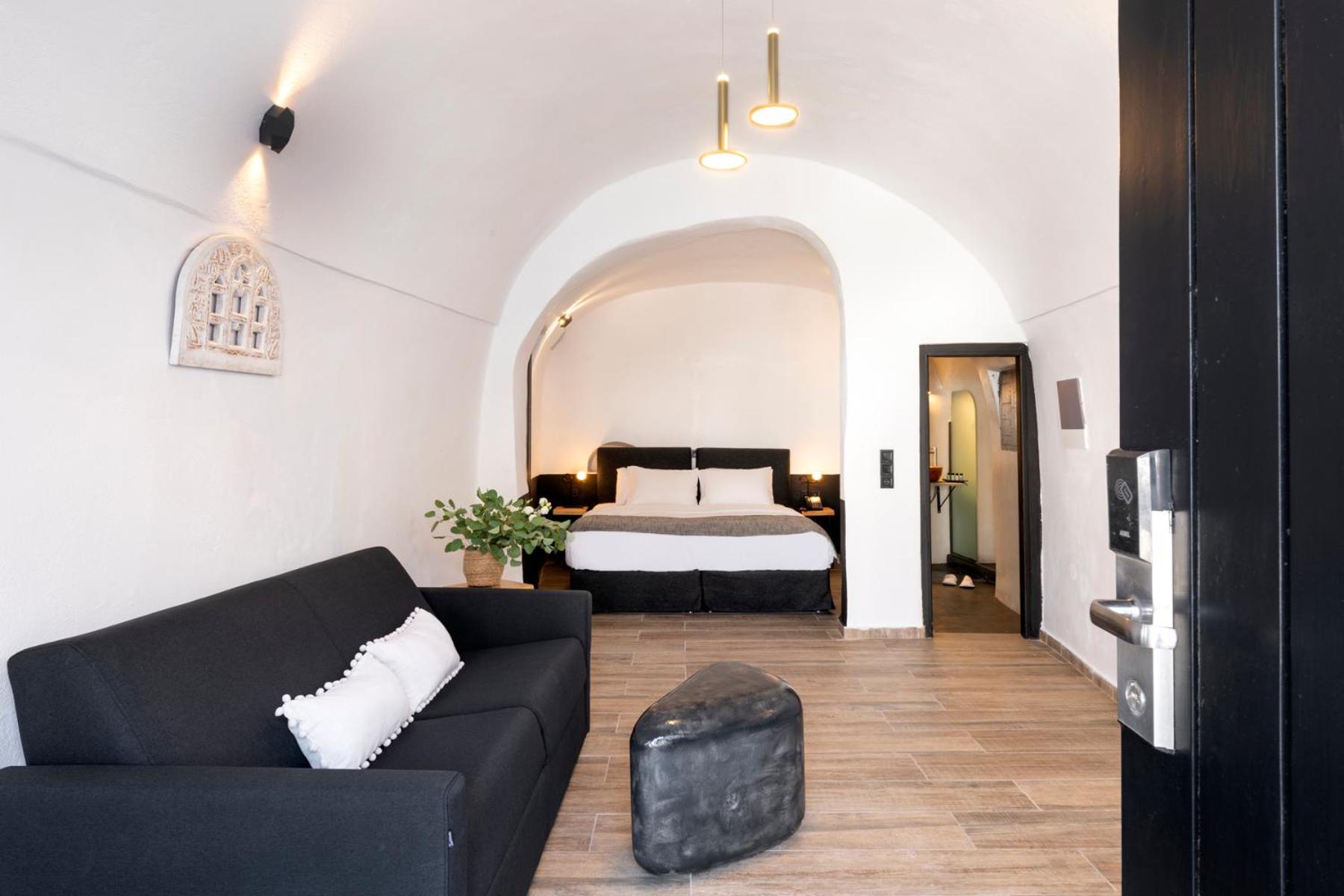 Deluxe Suite with Caldera View