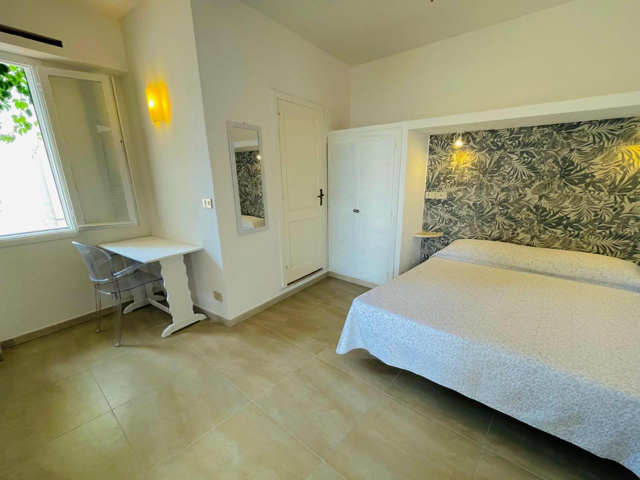 Small Double Room photo 1