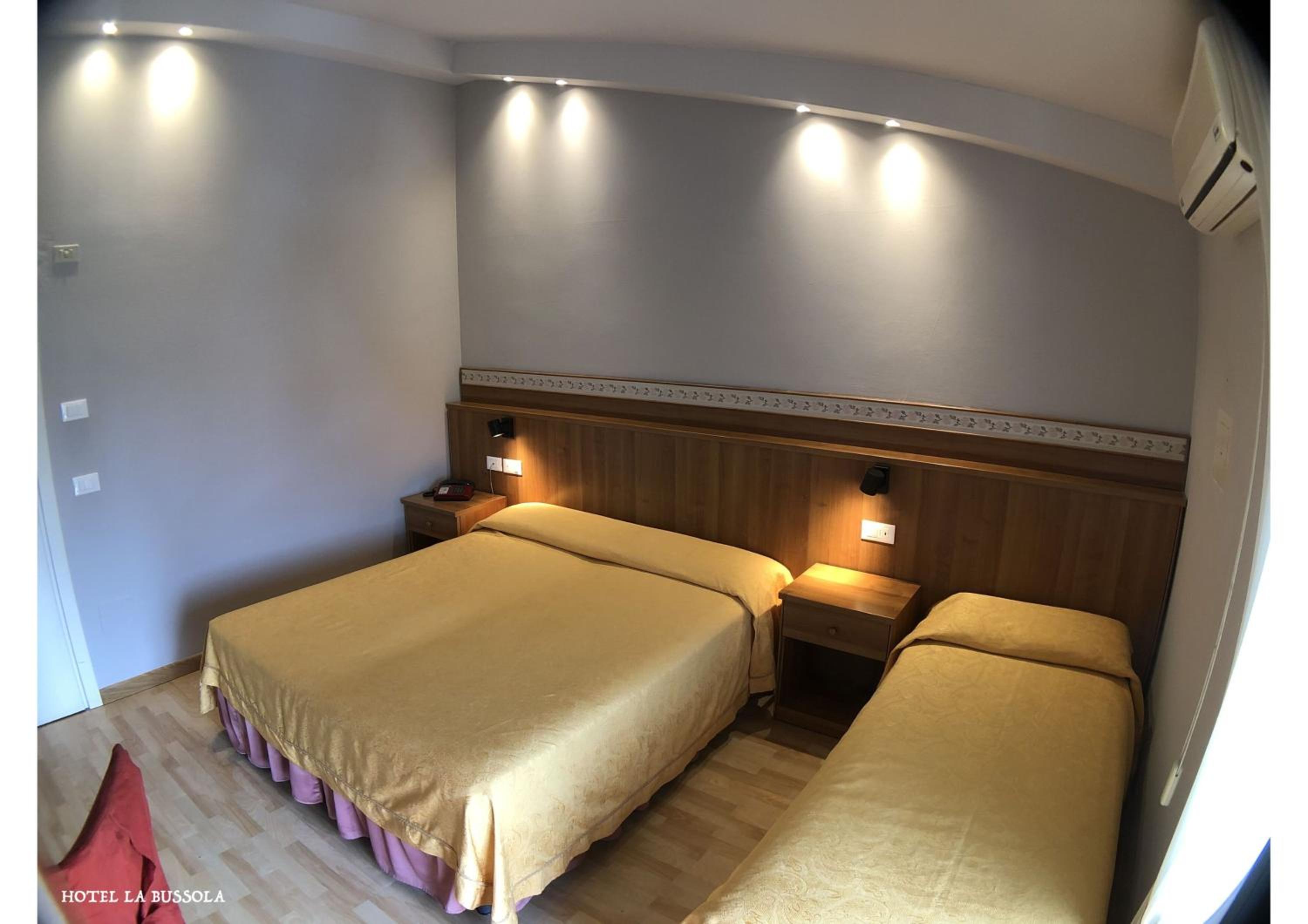 Economy Double Room - Photo 18