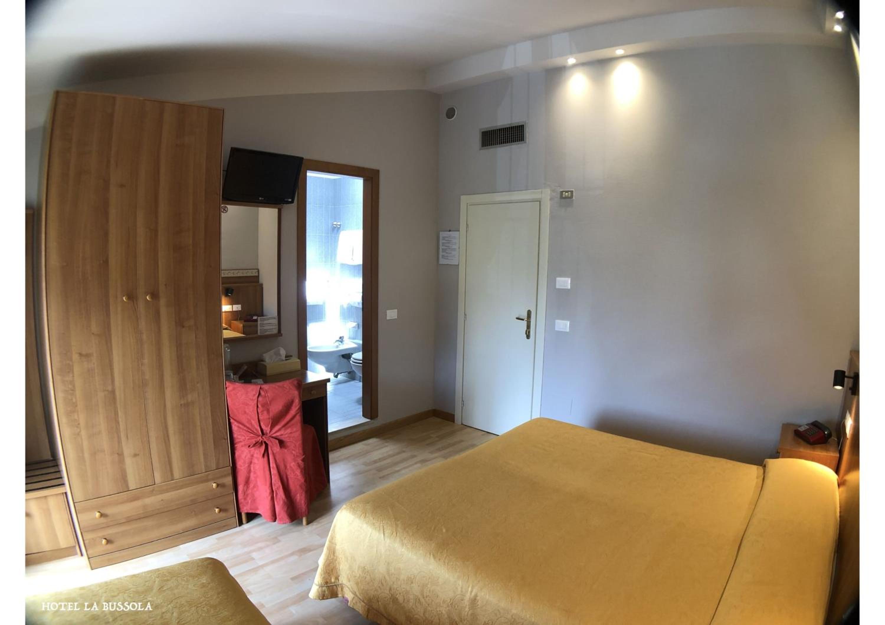 Economy Double Room - Photo 19