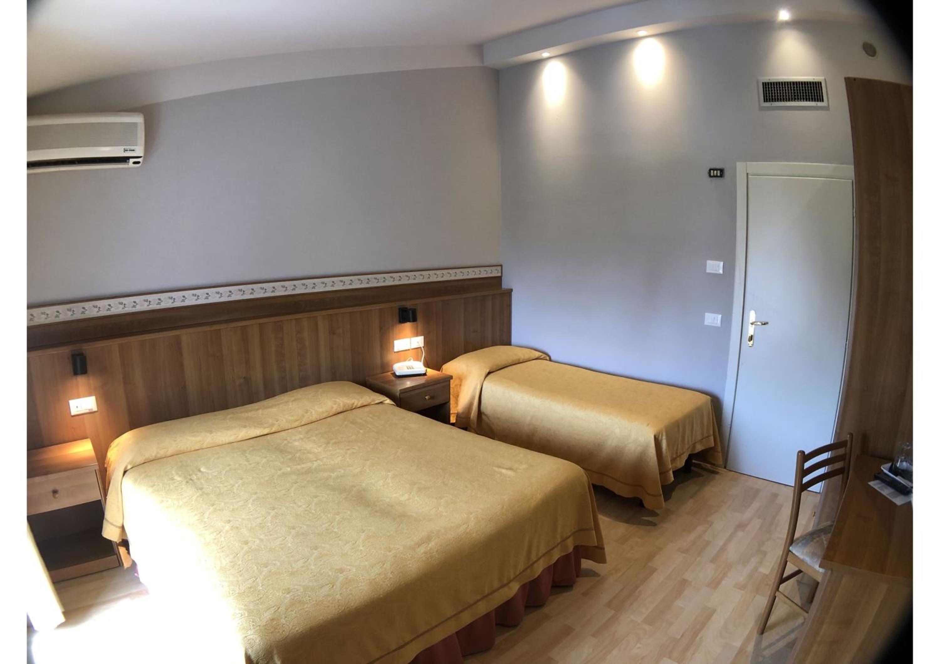Comfort Triple Room - Photo 3