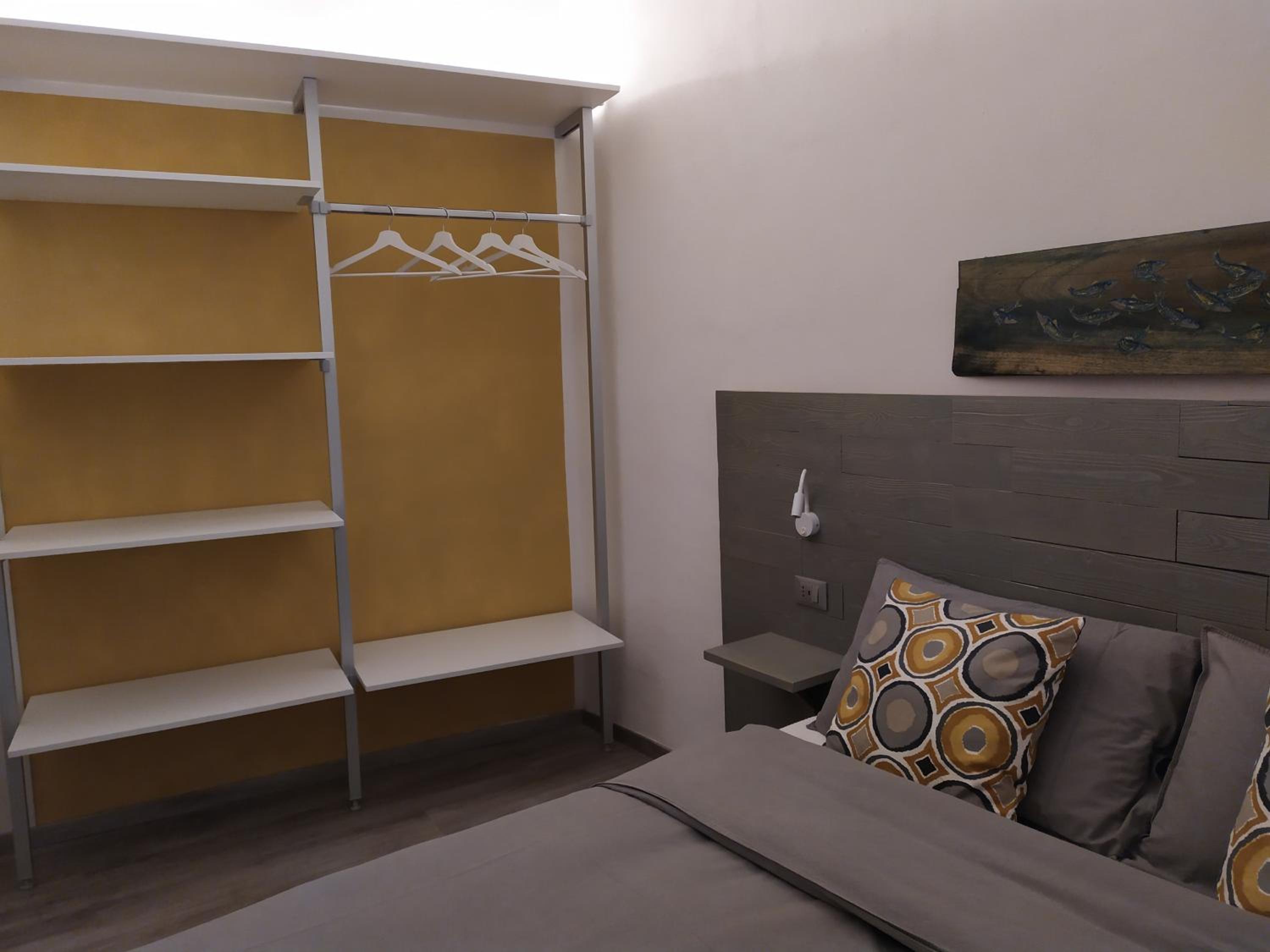 Studio Apartment - Photo 13