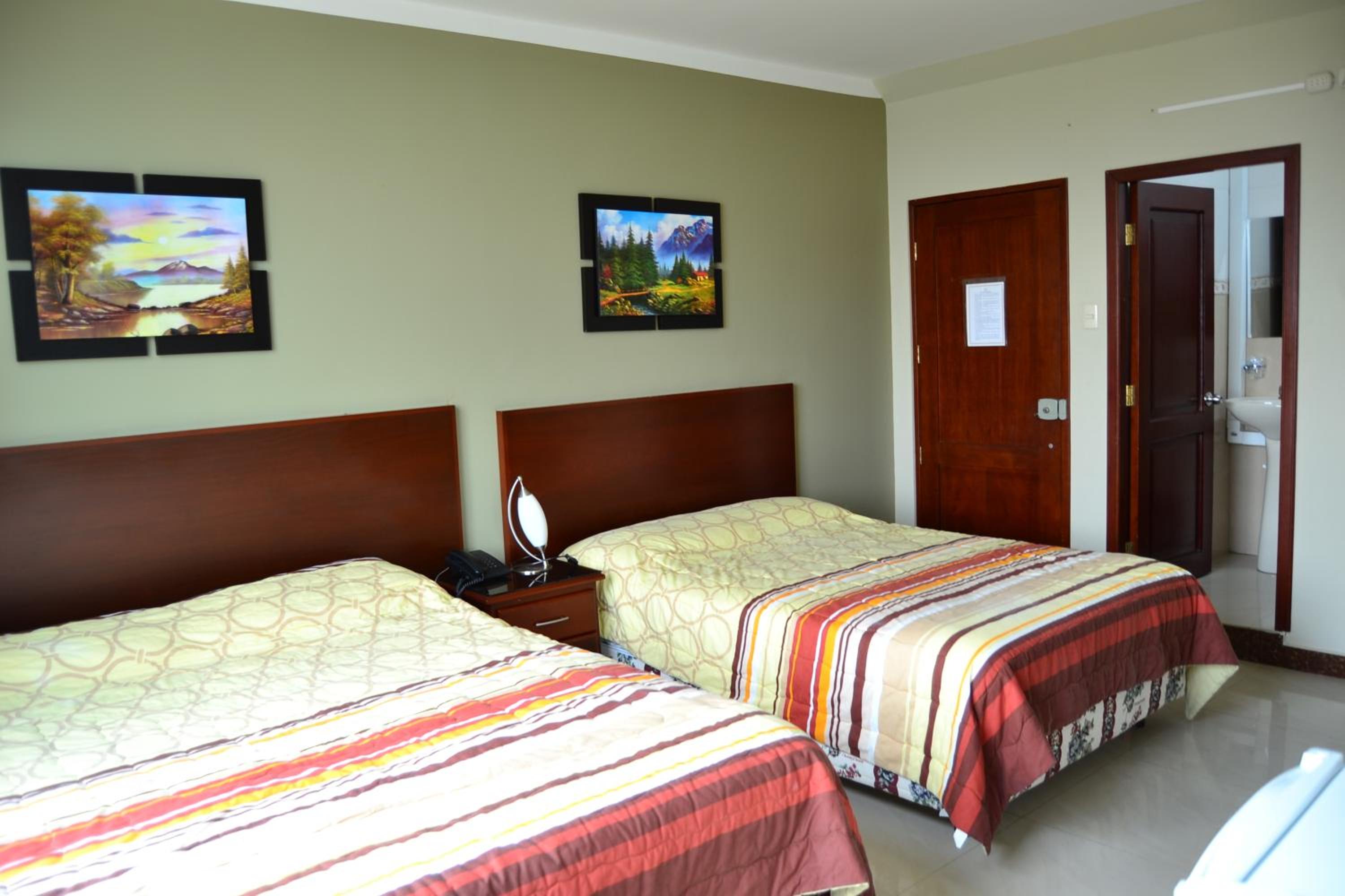 Standard Twin Room photo 2