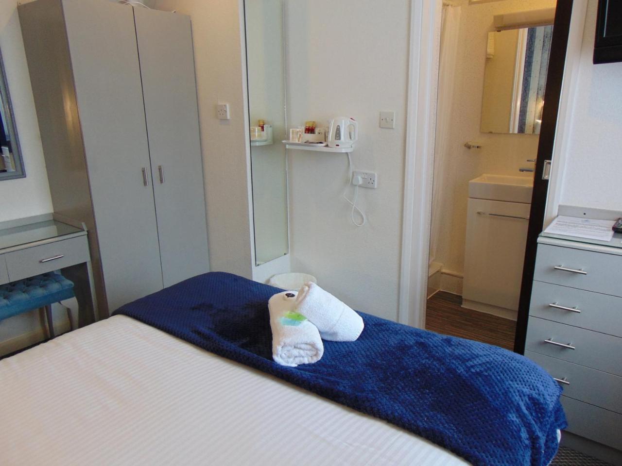 Single Room With Shower photo 3