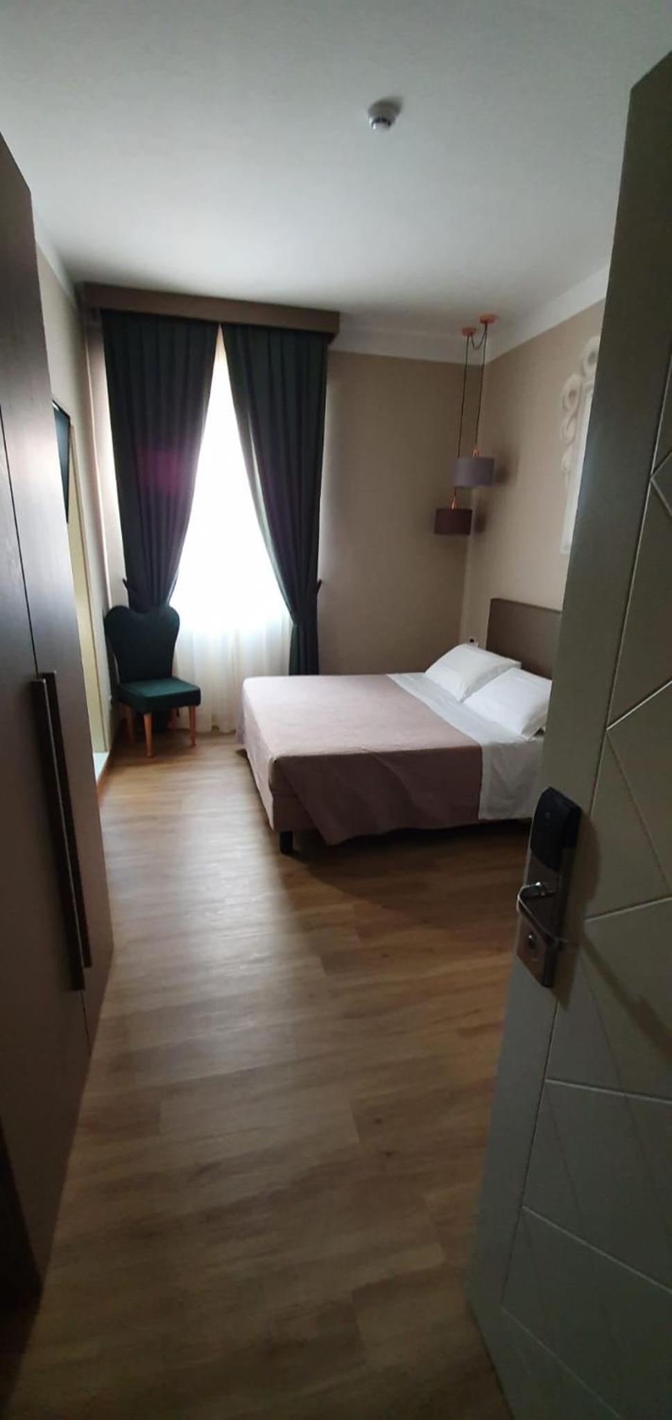 Standard Triple Room - Photo 7