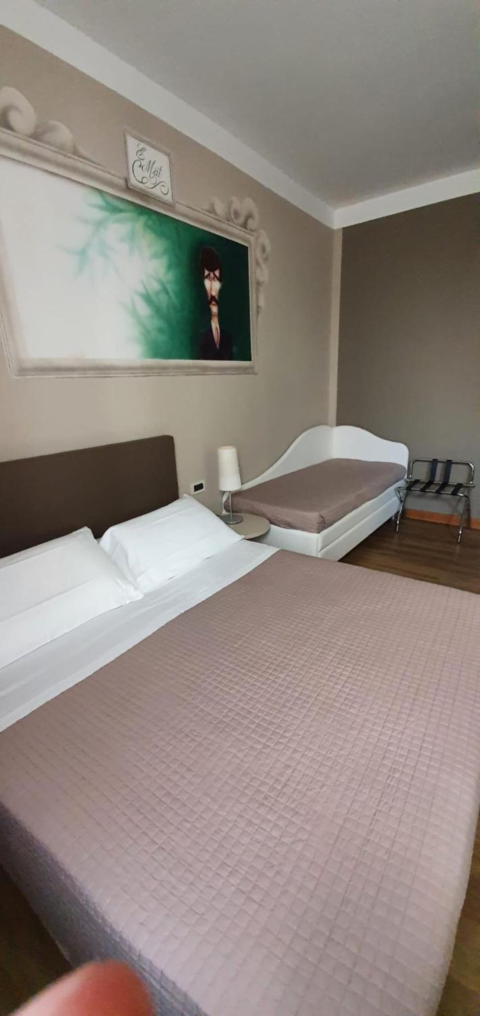 Standard Triple Room - Photo 6