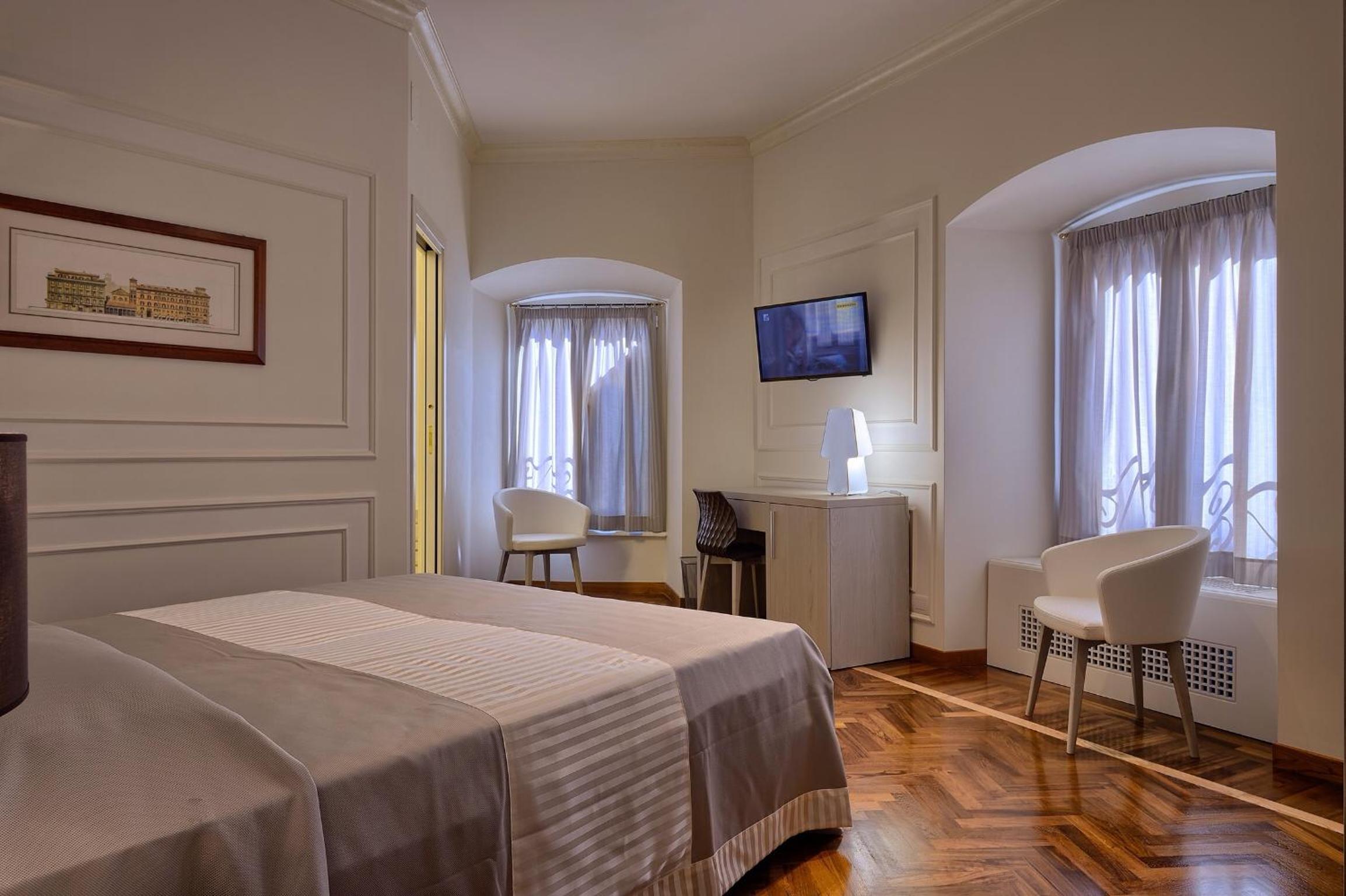 Large Double Room photo 3
