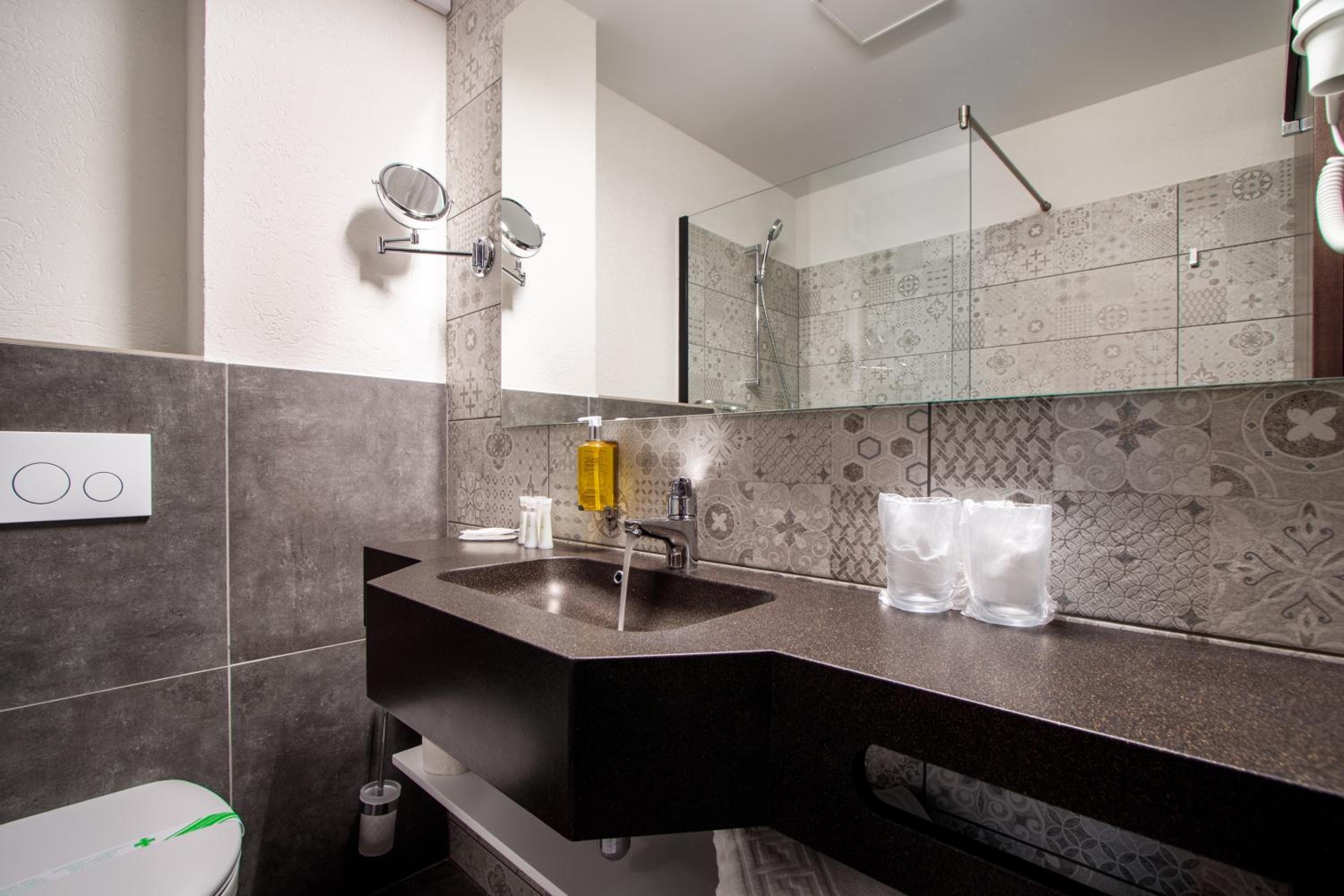 Two Connecting Double Rooms - Photo 4