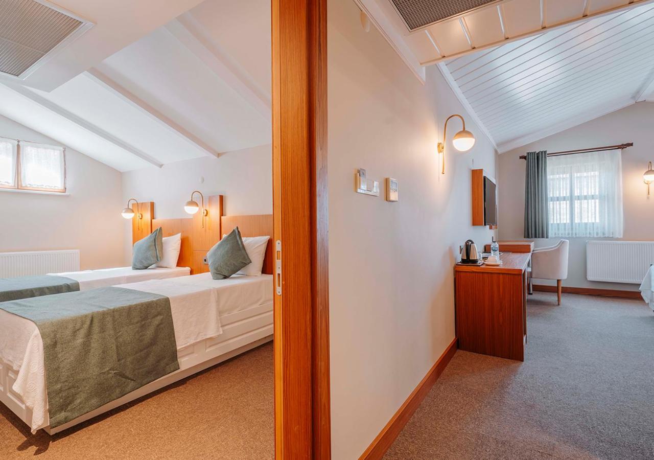 Superior King Suite photo 1