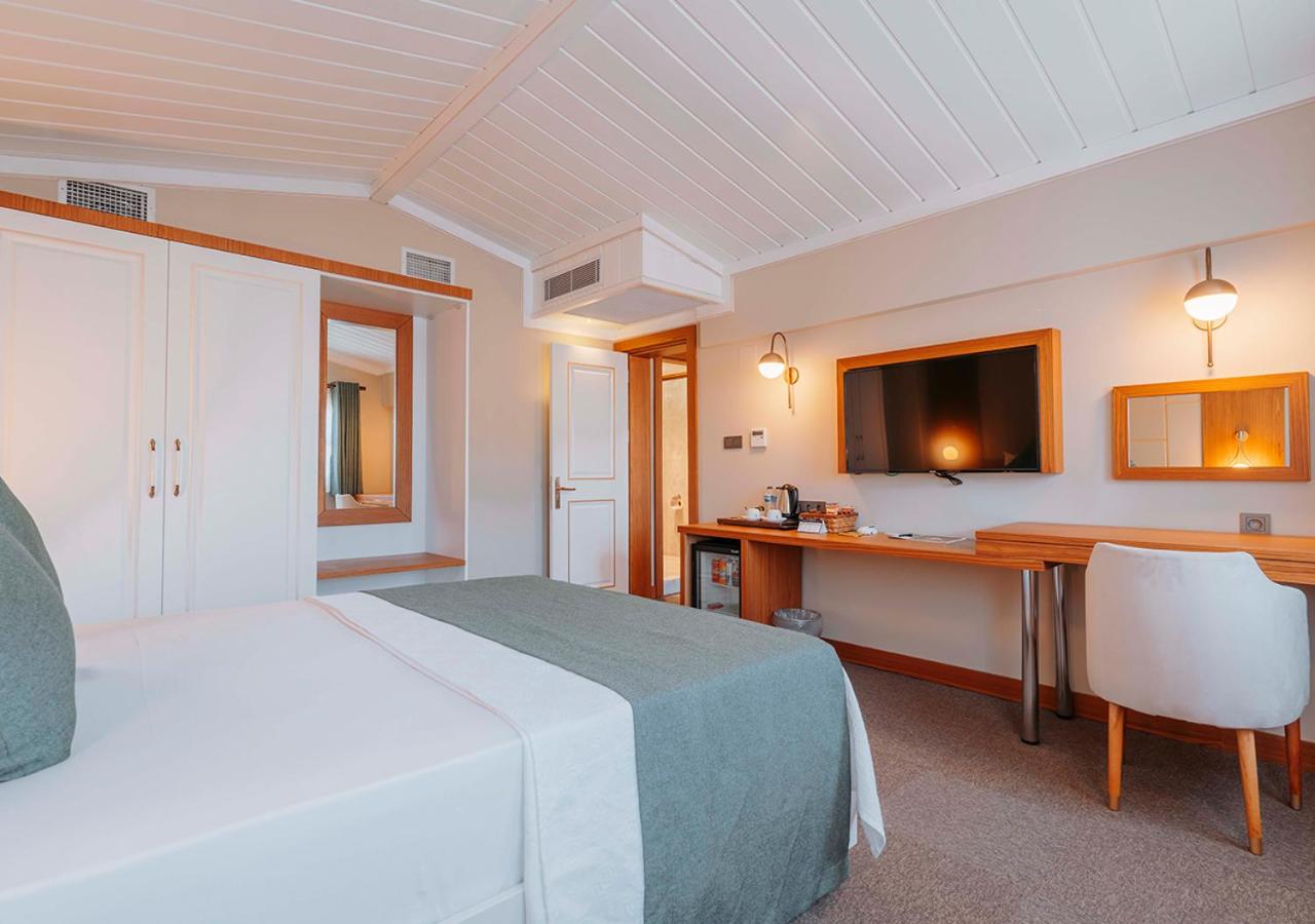 Superior King Suite photo 2