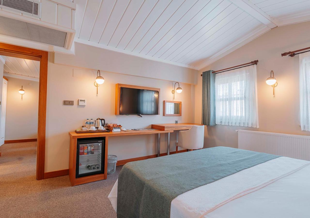 Superior King Suite photo 3