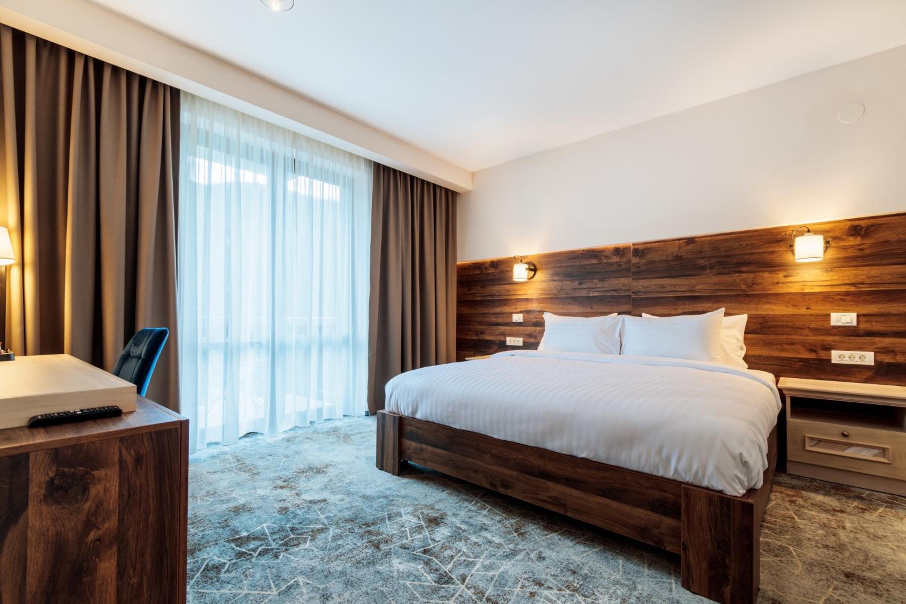 Standard King Room - Photo 3