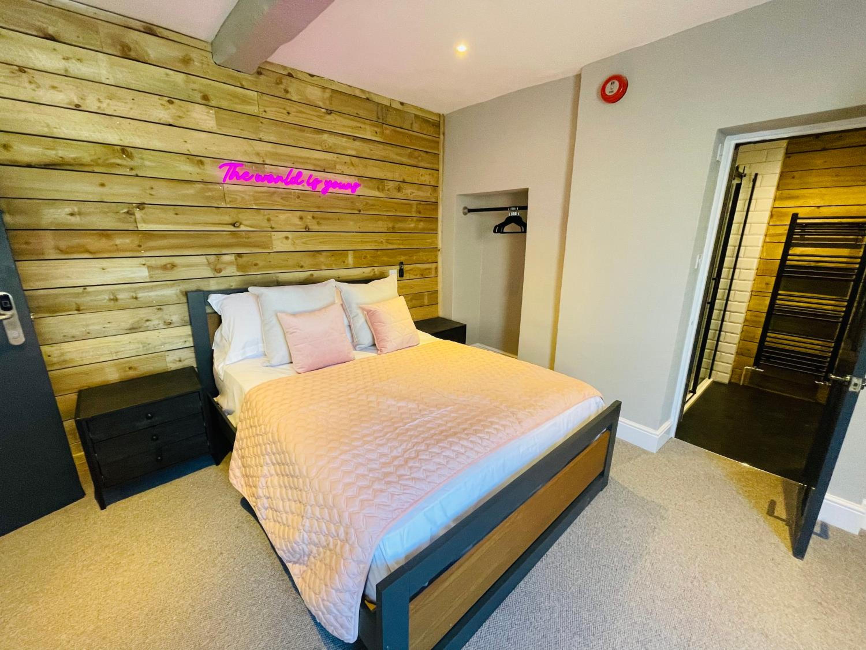 Double Room - Photo 2