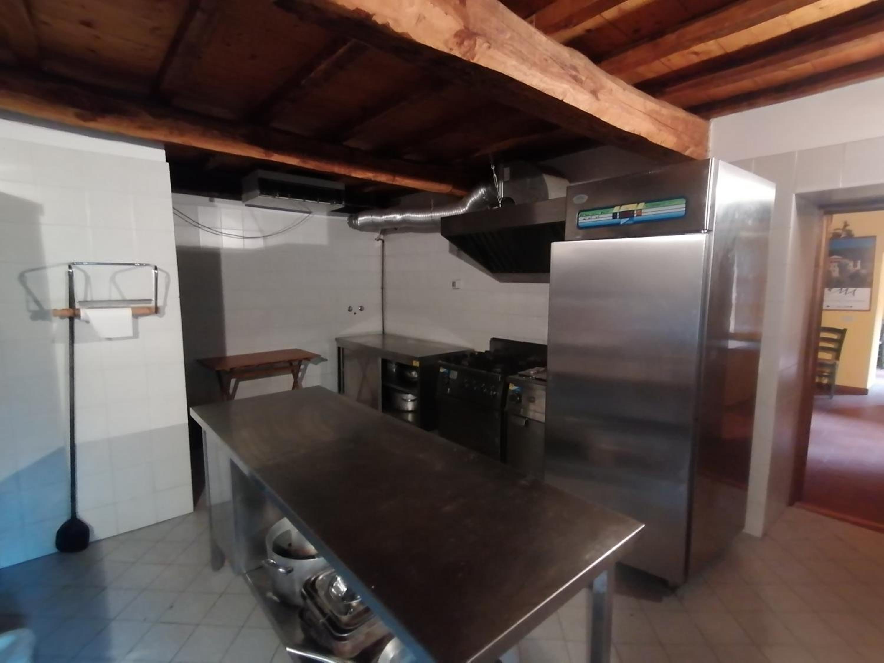 Three-Bedroom House - Photo 4