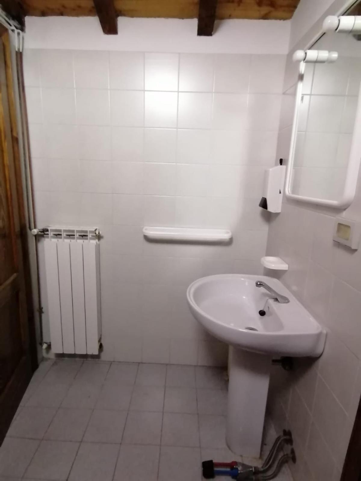 Three-Bedroom House - Photo 5