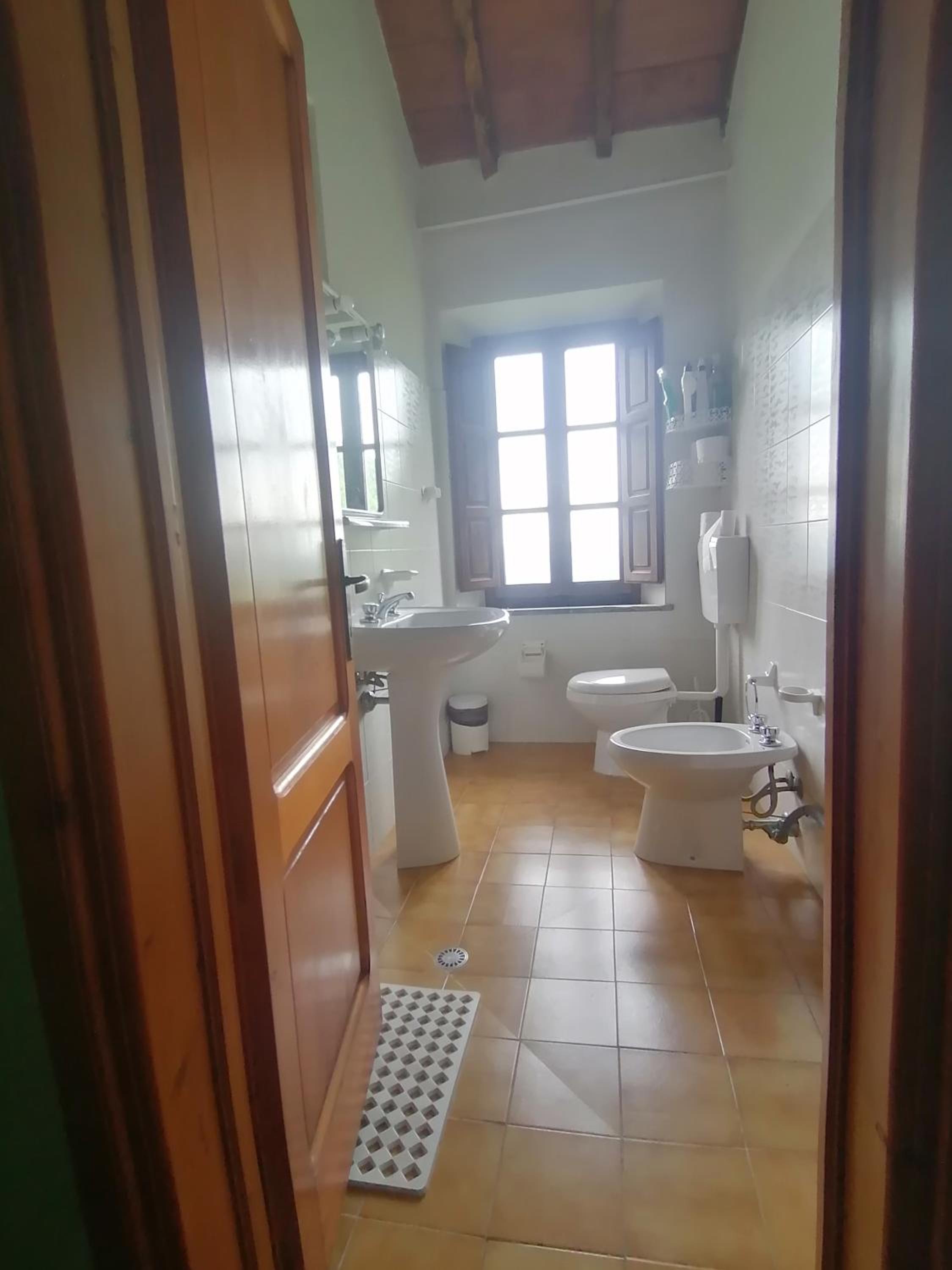 Two-Bedroom House - Photo 16