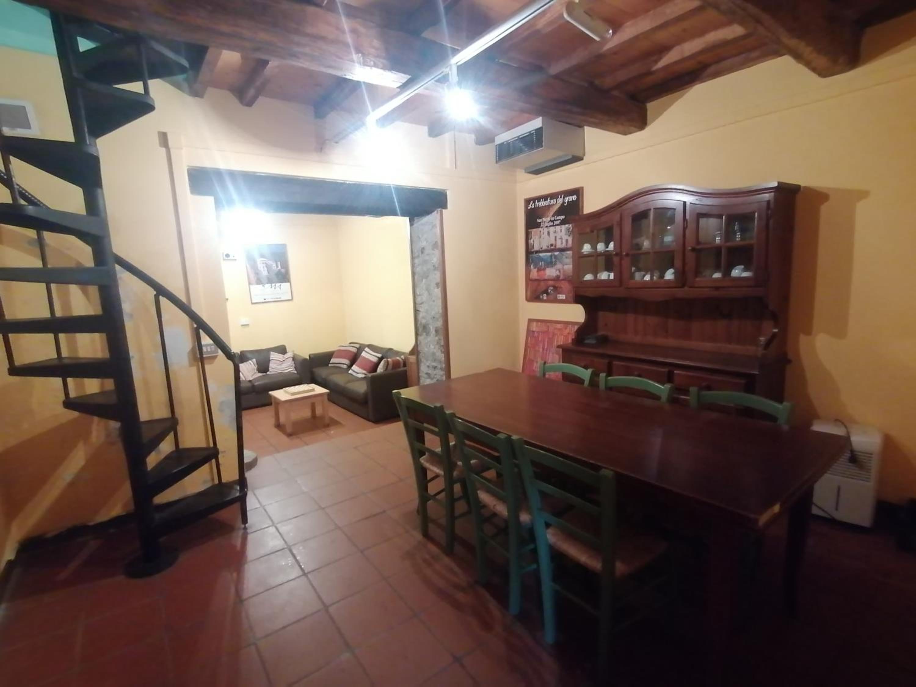 Two-Bedroom House - Photo 4