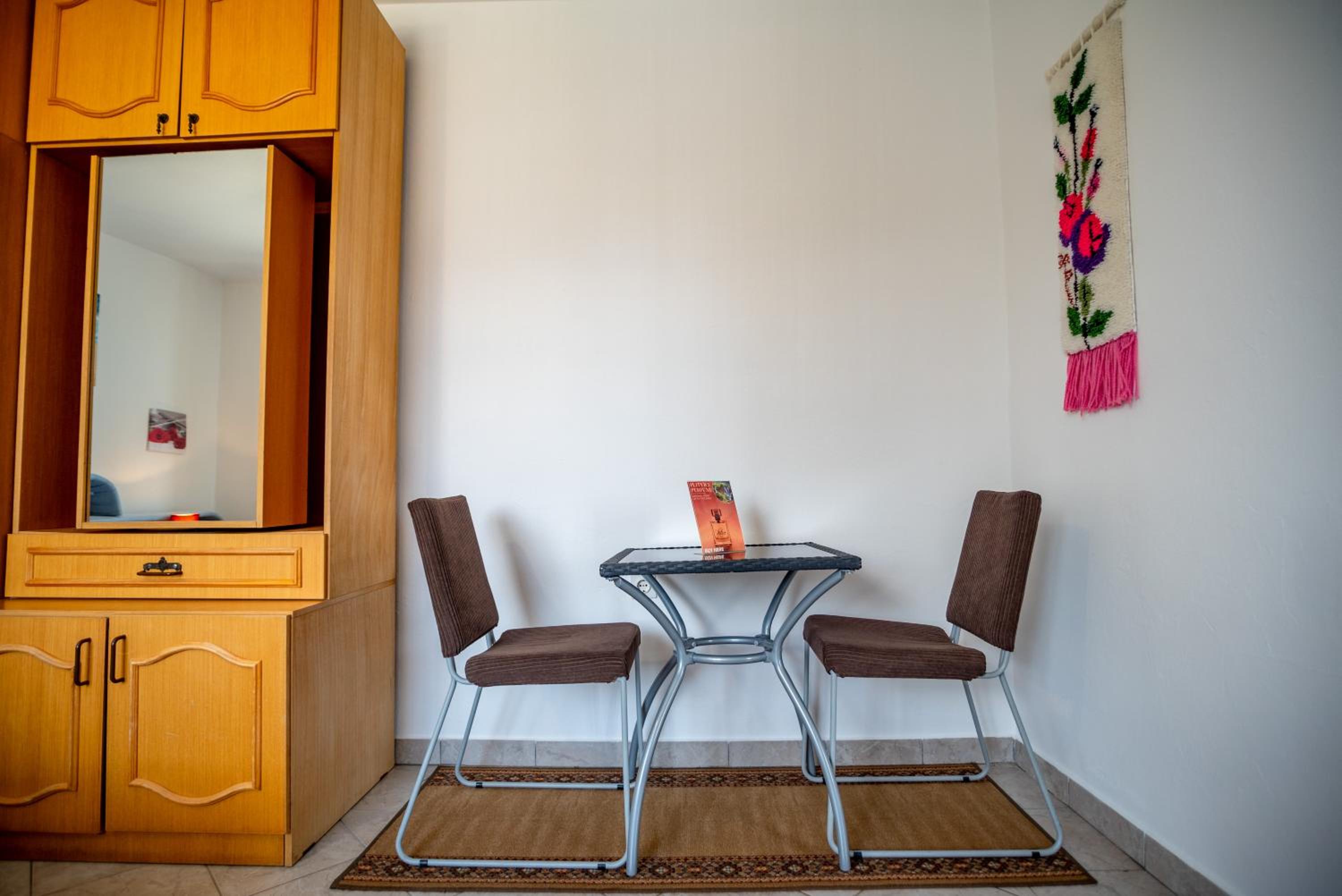 One-Bedroom Apartment with Terrace - Photo 13