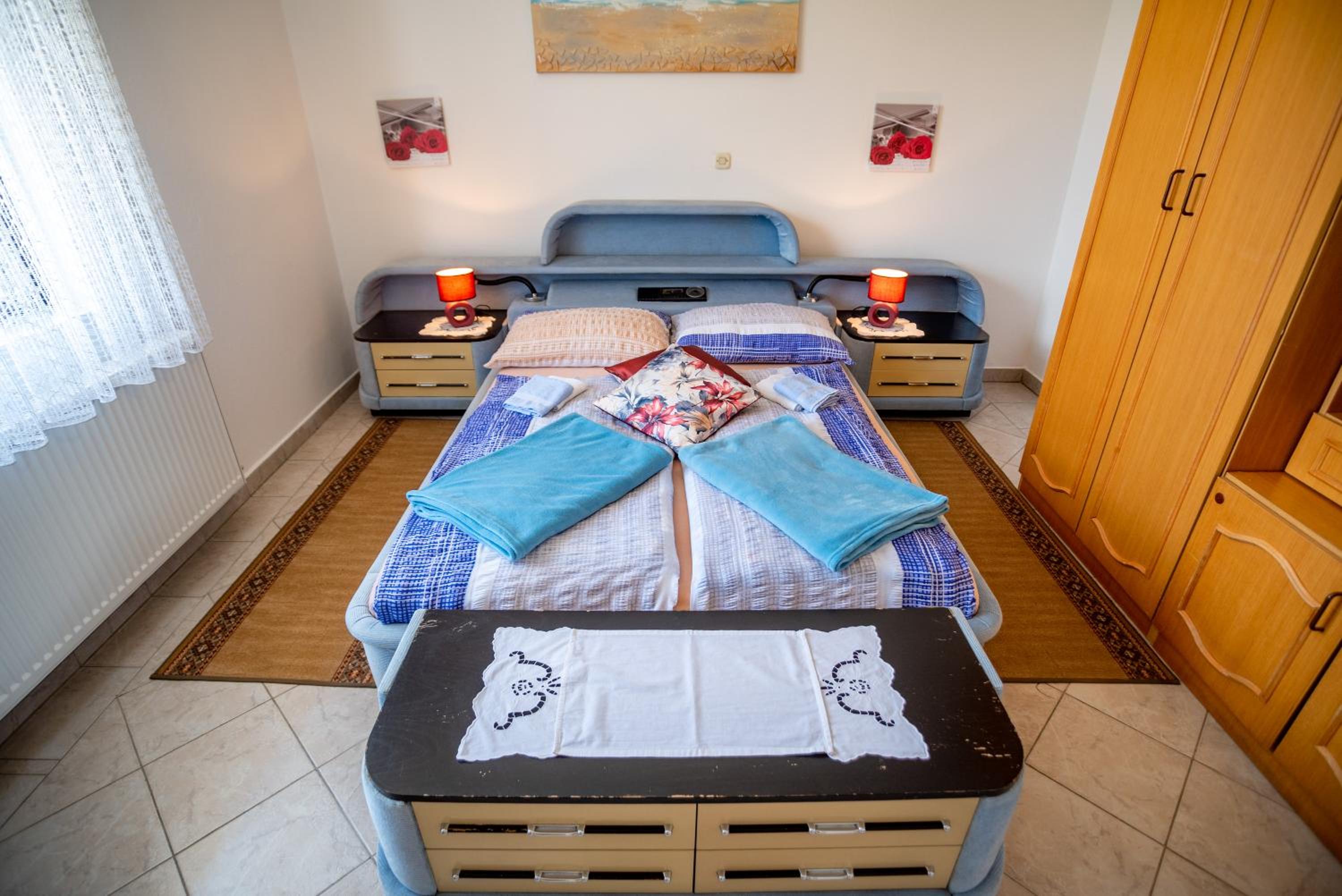 One-Bedroom Apartment with Terrace - Photo 23