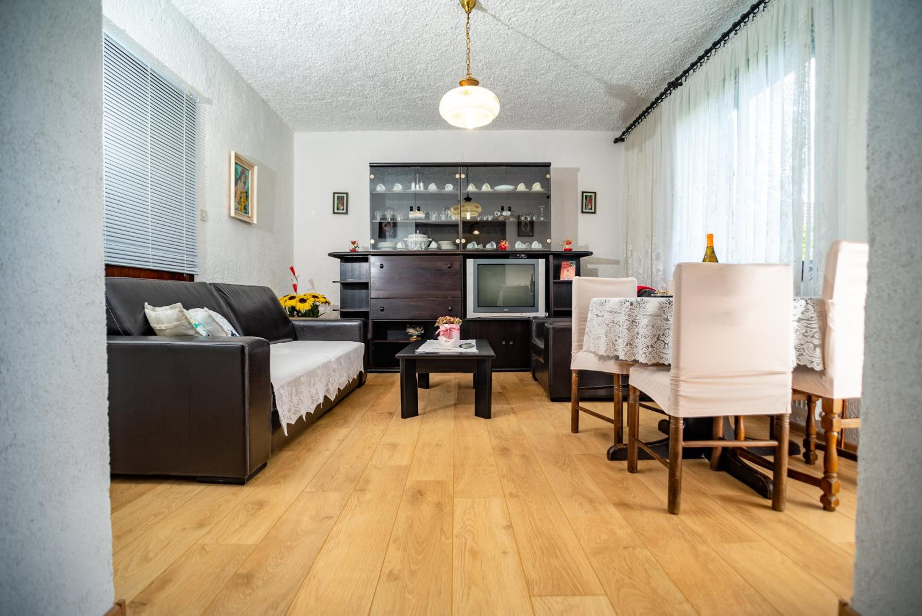 Apartment with Garden View - Photo 2