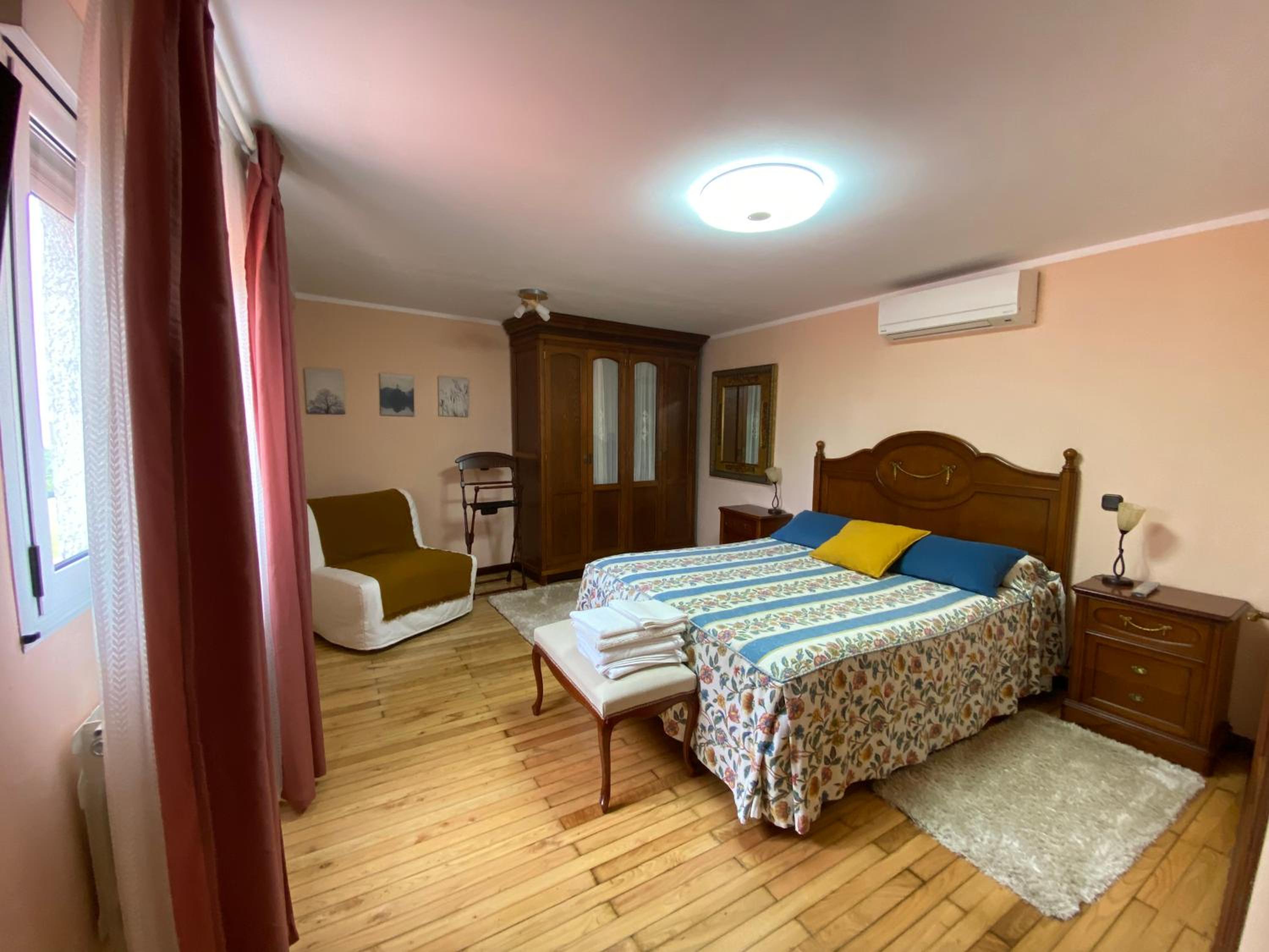 Double Room with Private Bathroom photo 3