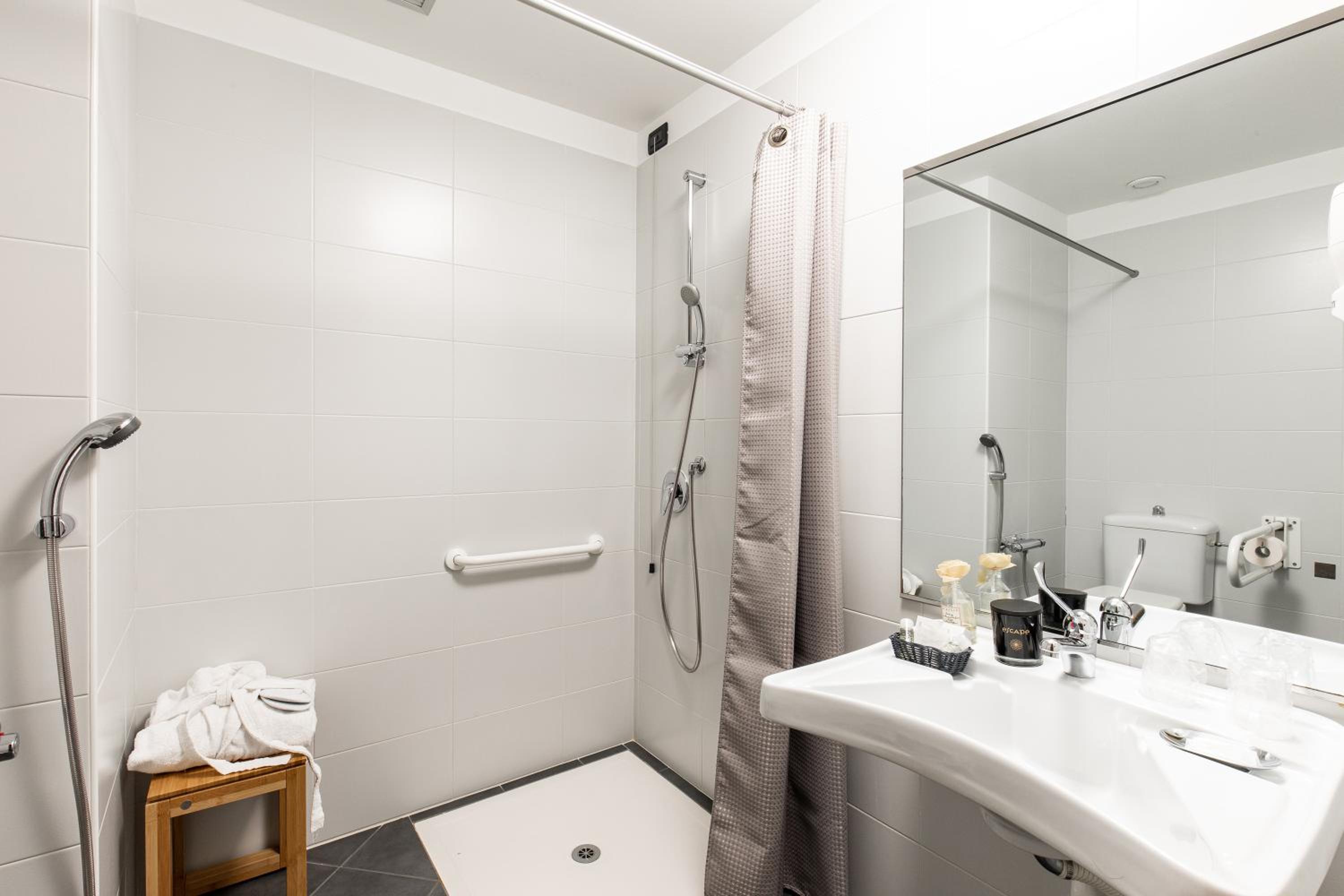 Double Room - Disability Access - Photo 4