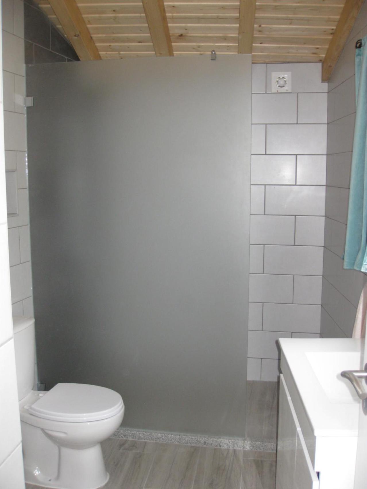 One-Bedroom House - Photo 22