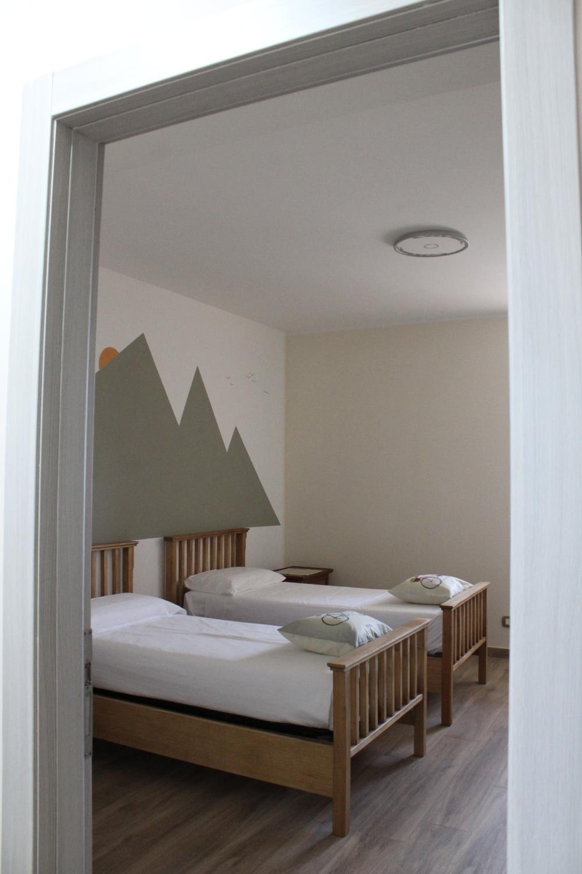 Deluxe Double or Twin Room - Photo 10