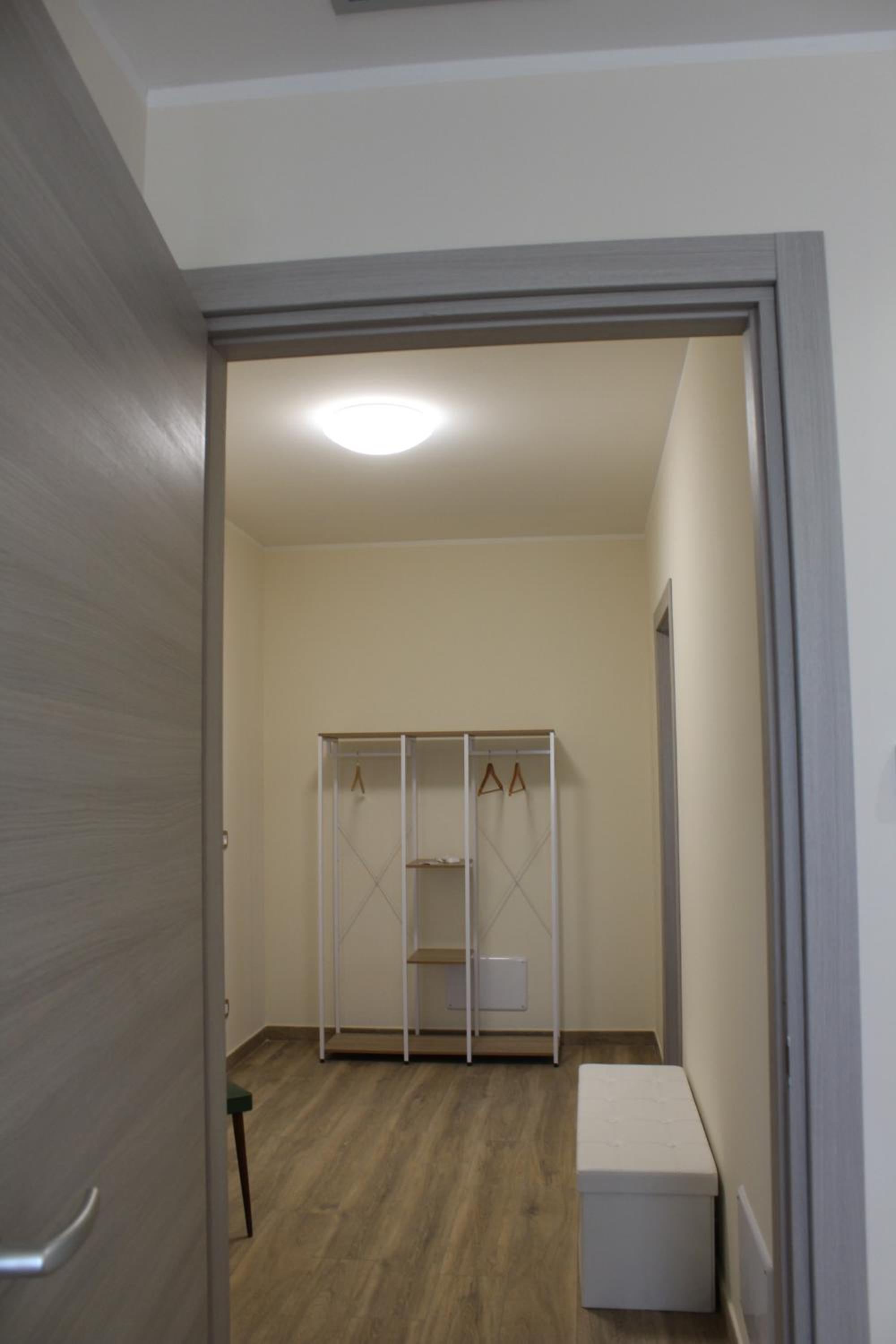 Junior Suite with Balcony - Photo 8
