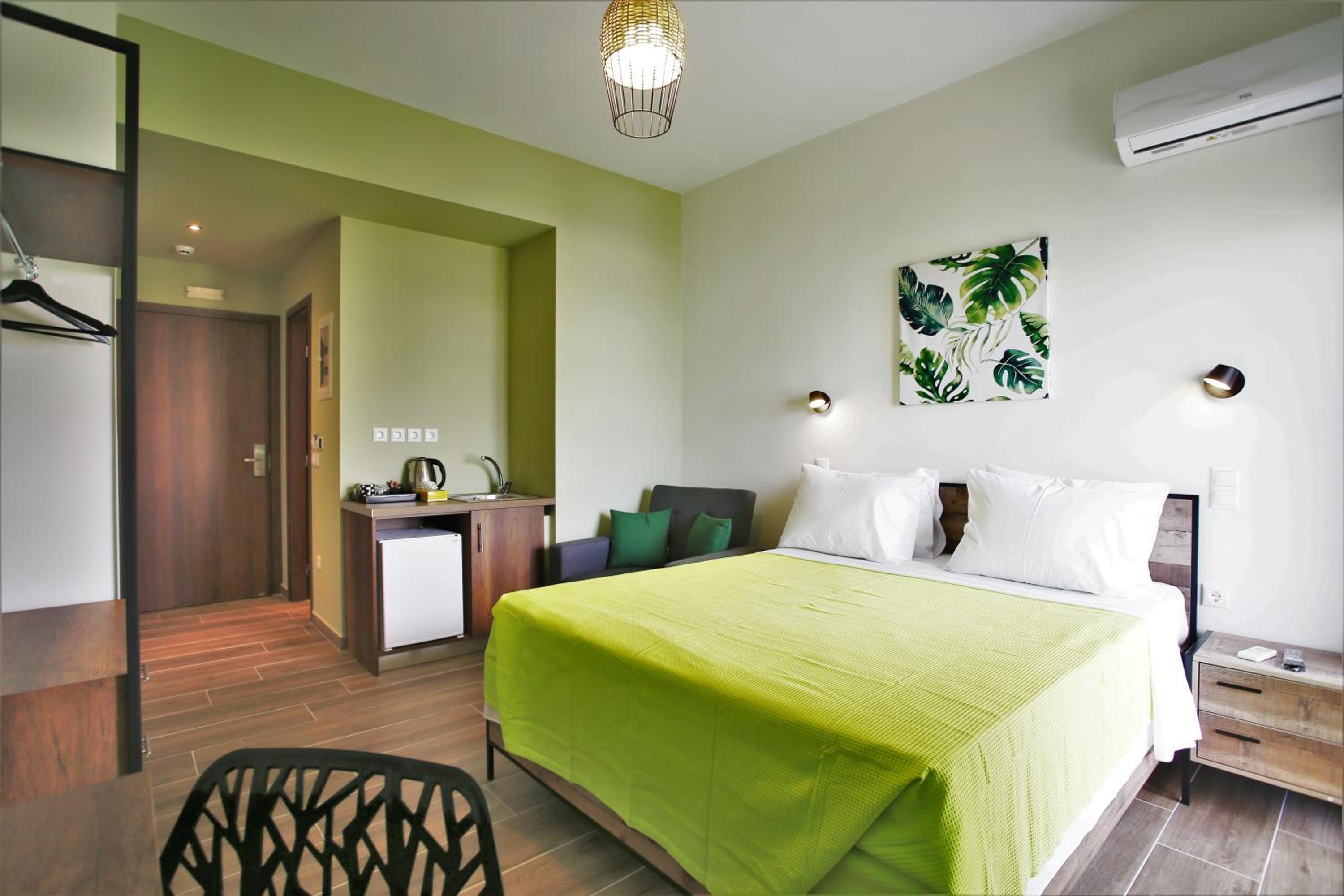 Urban Chic Room - Photo 3